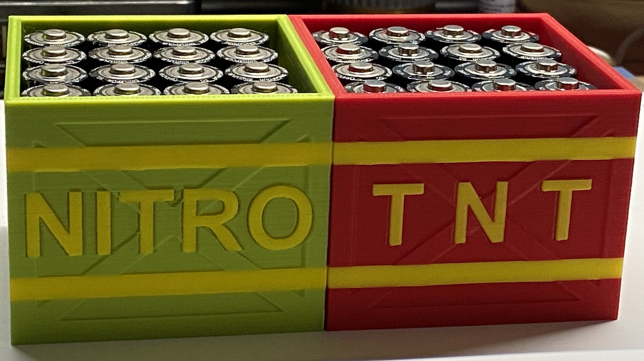 Hộp Đựng Pin AA MMU Crash Bandicoot TNT/Nitro