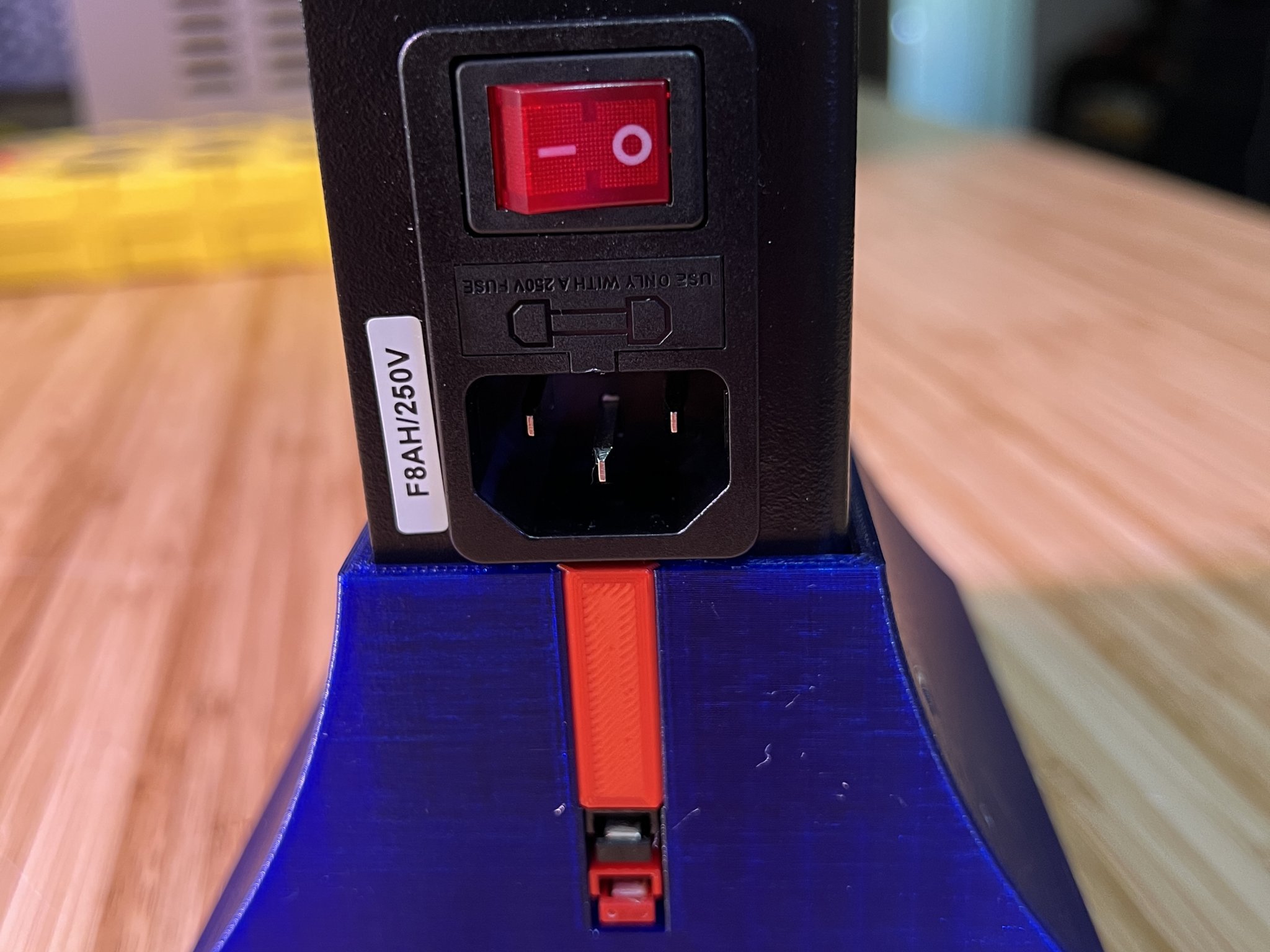 Delta PSU Vertical Stand Anderson 30 Amp Connector