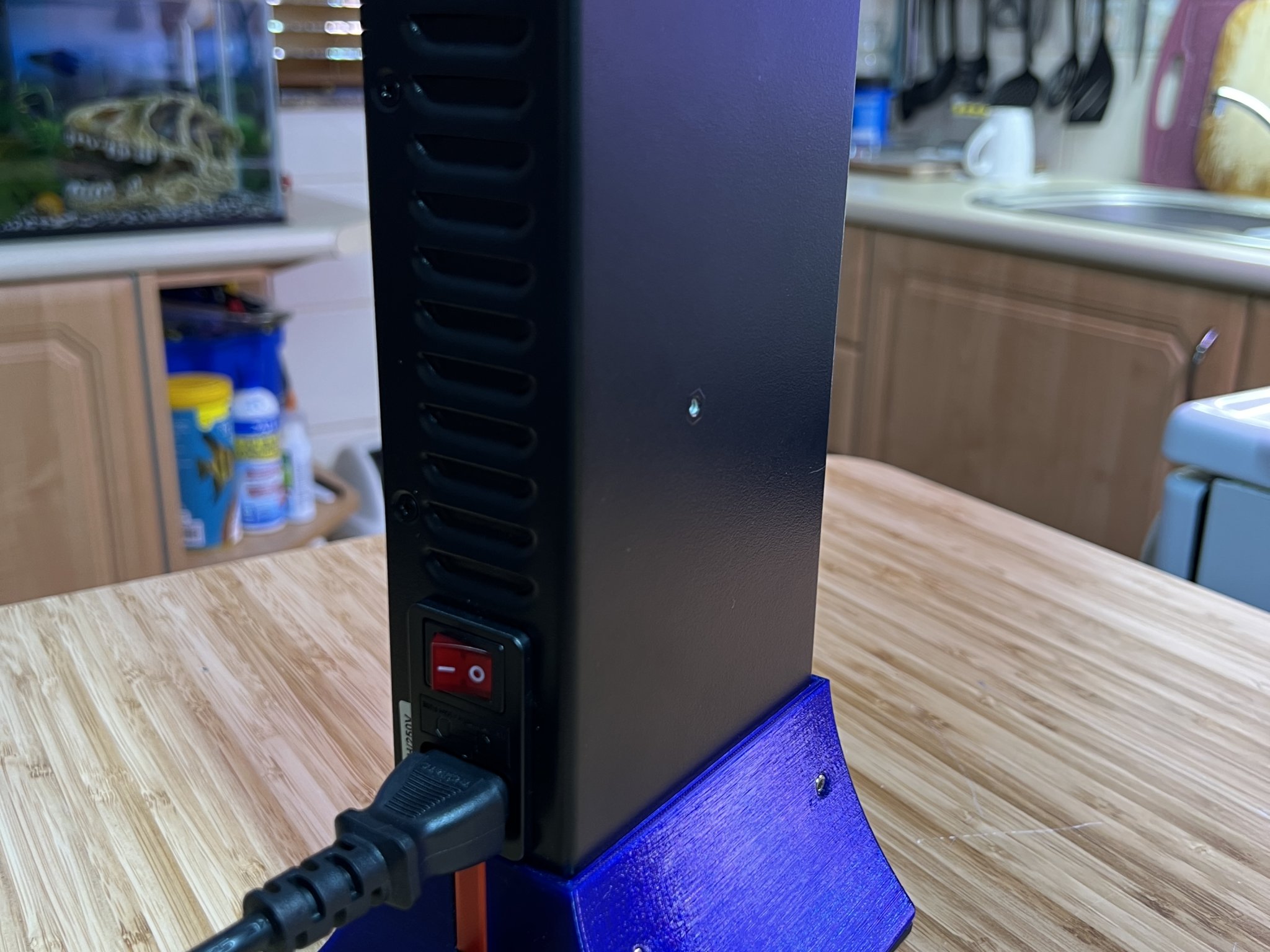 Delta PSU Vertical Stand Anderson 30 Amp Connector