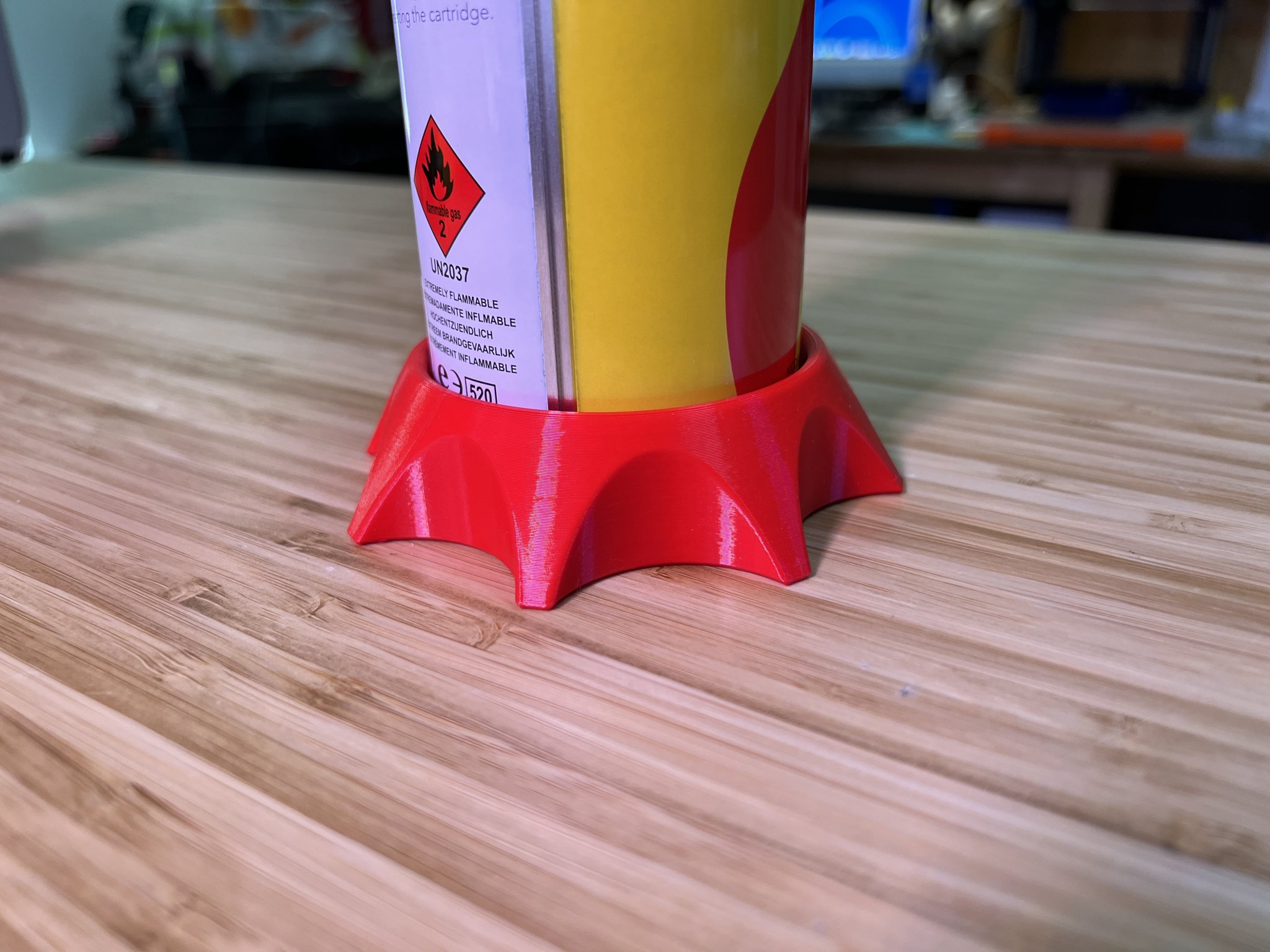 Chân Đế Đựng Bình Xịt