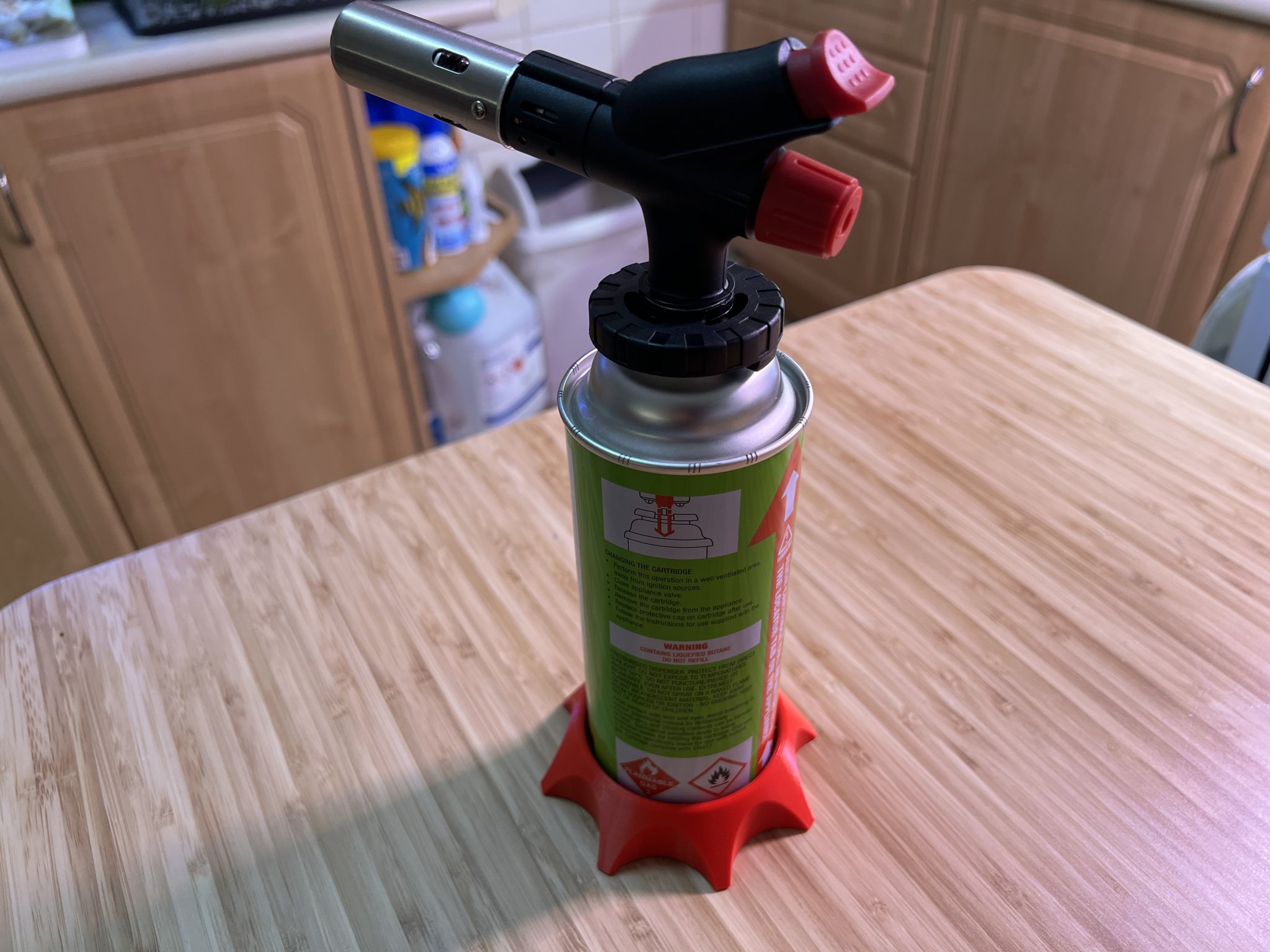 Chân Đế Đựng Bình Xịt