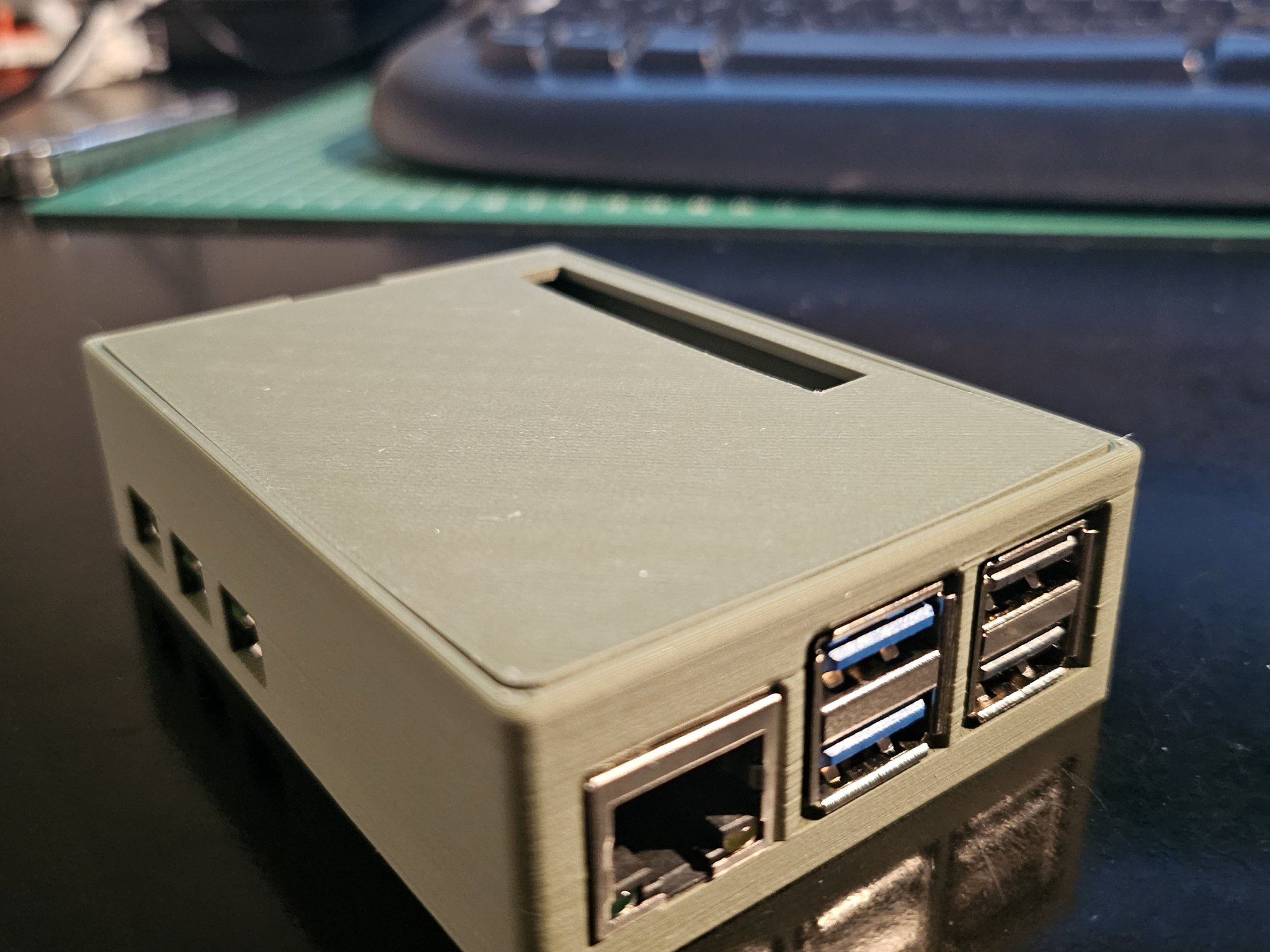 Tiêu đề Vỏ Raspberry Pi 5 Tóm tắt Vỏ Raspberry Pi 5 Cơ bản như