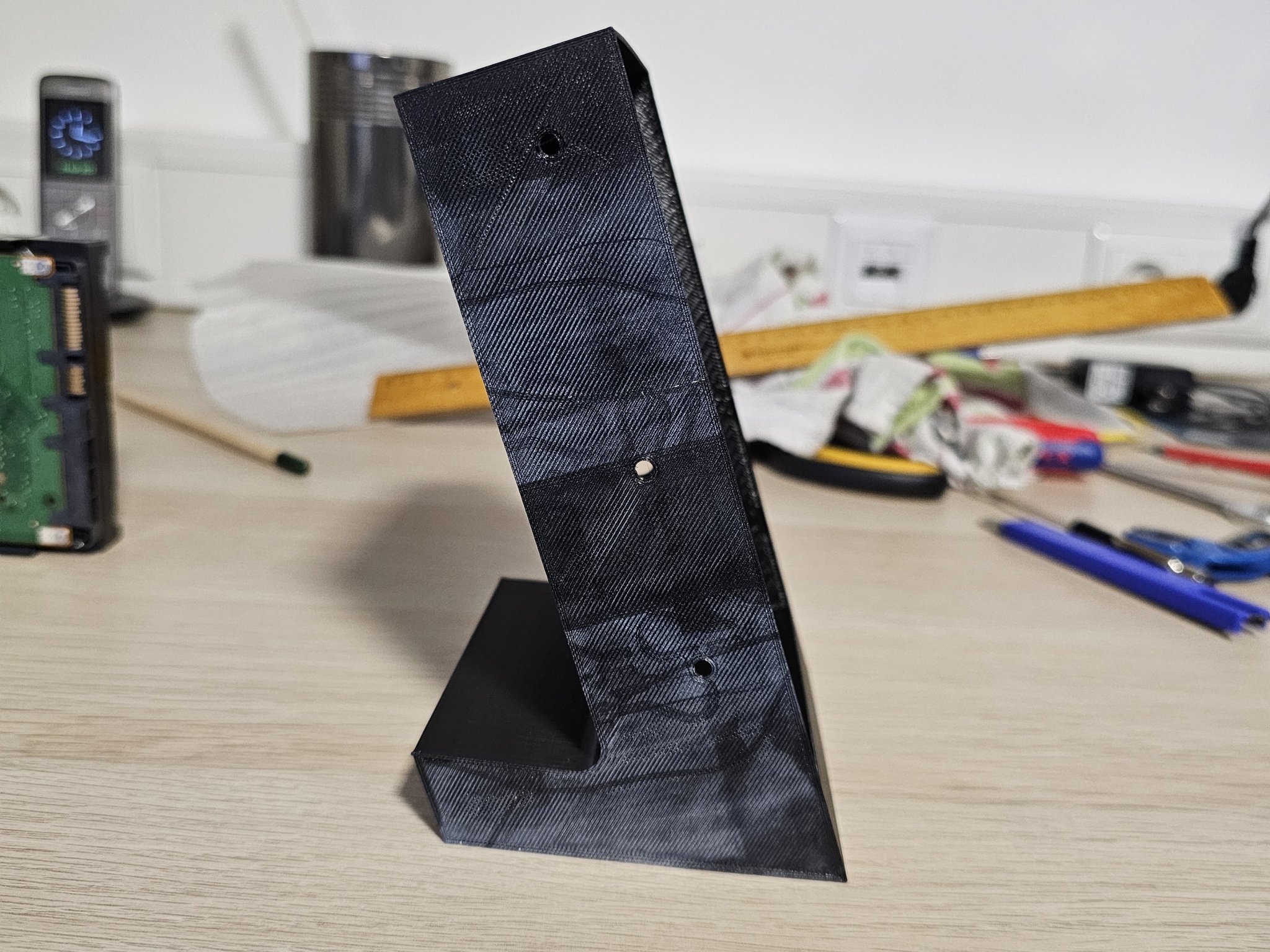 Tiêu đề Ständer für HDD Uhr Tóm tắt Ich habe hier ein Projekt im Int