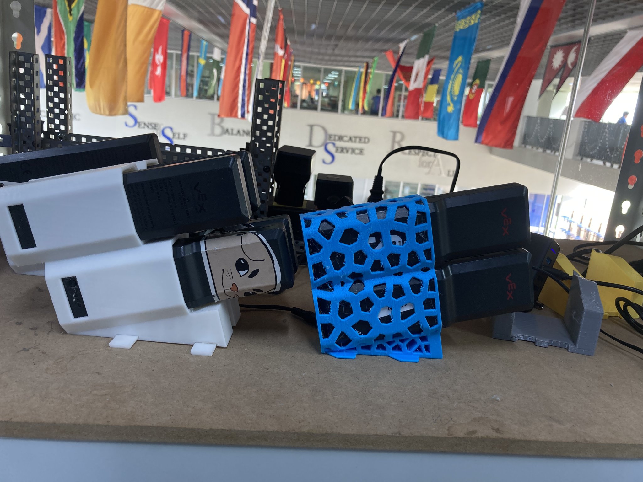 Tiêu đề Giá đỡ pin VEX V5 Tóm tắt Đối với pin V5 Xếp chồ