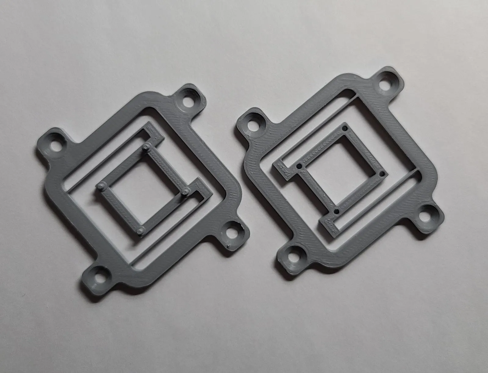 Tiêu đề Thiết bị bù XY Cơ chế tuân thủ Tóm tắt Đây là