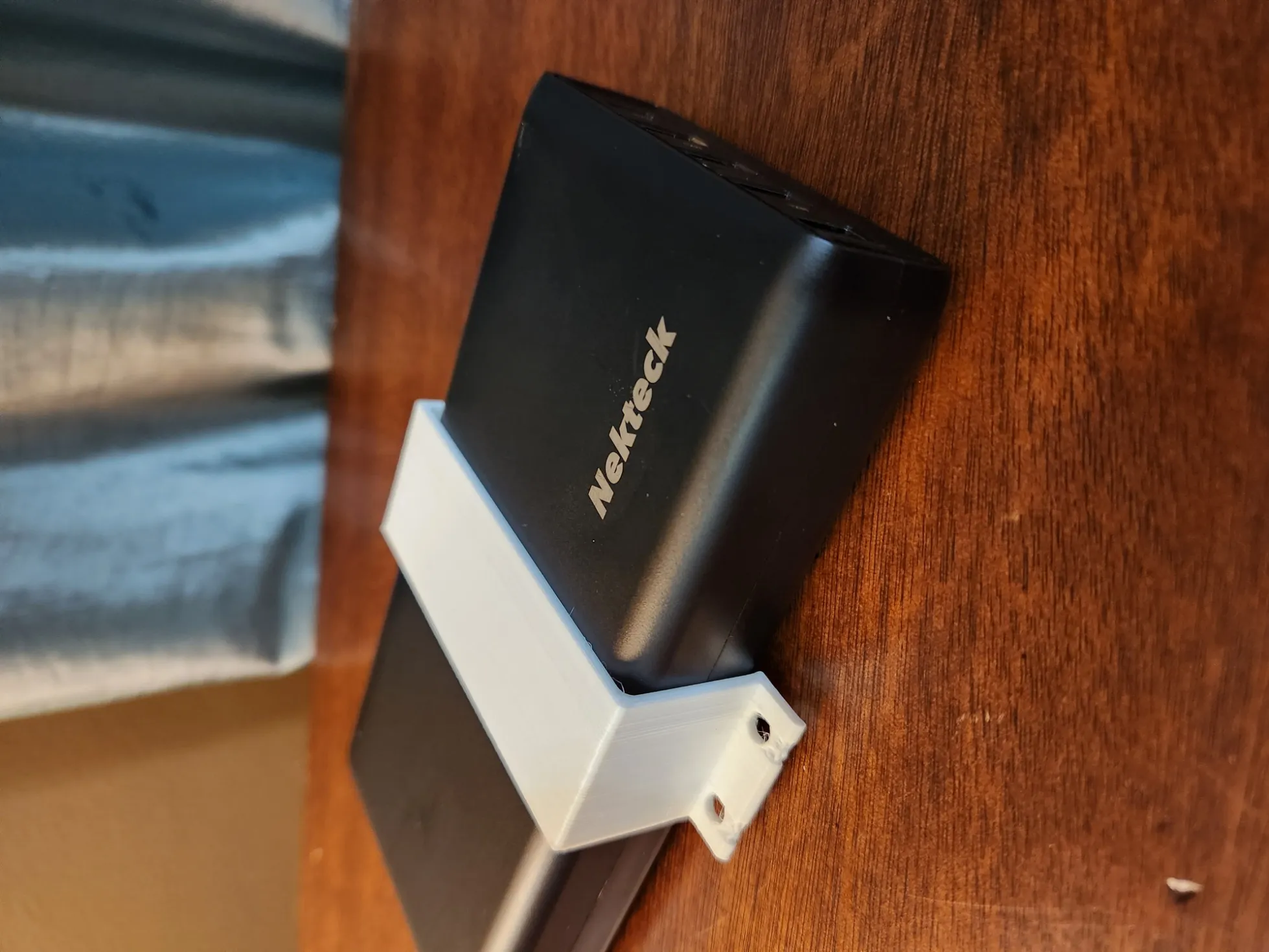 Tiêu đề Đế sạc Nekteck Tóm tắt Gắn bộ sạc Nekteck vào vật