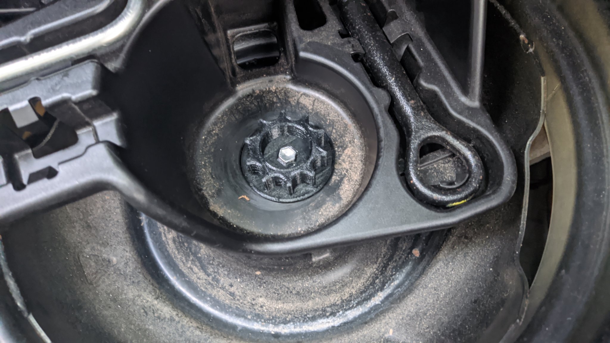 Kẹp Vặn Lốp Sơ Cua Cho Xe Prius