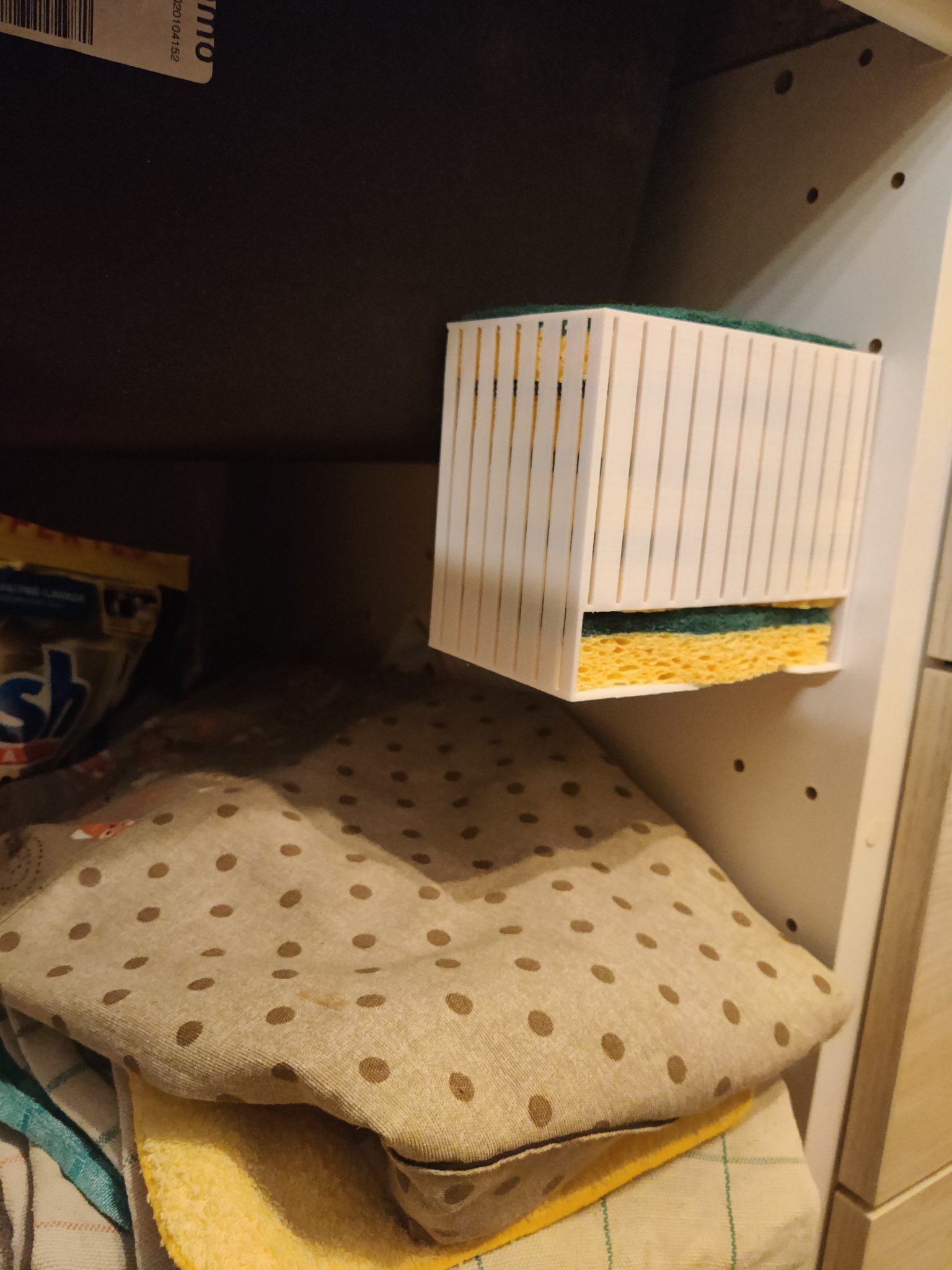 Tiêu đề Hộp đựng bọt biển Tóm tắt Bạn mệt mỏi khi tìm