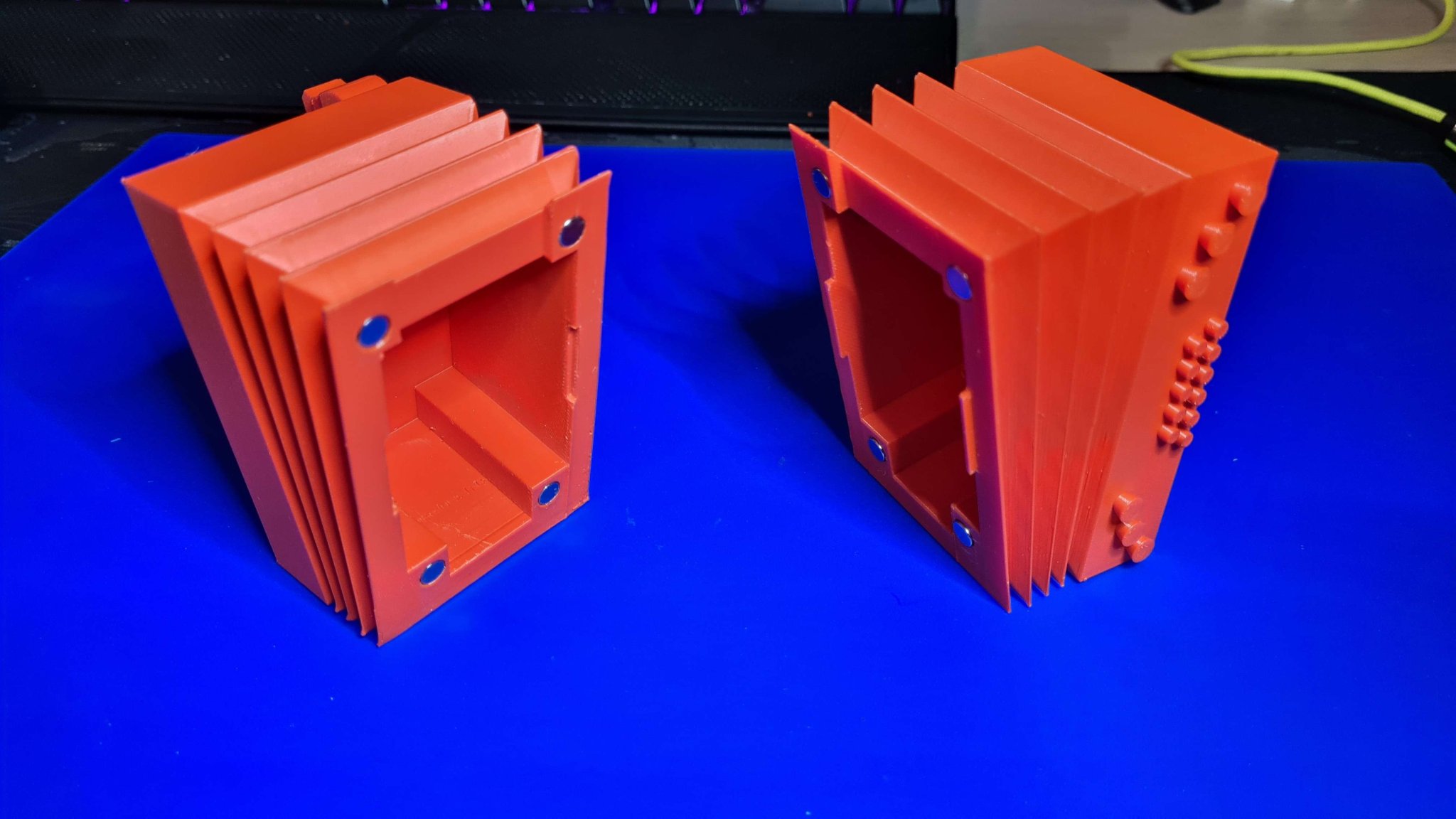 Tiêu đề Harmonika Accordion Piggy Bank Tóm tắt Heo đất hai mảnh