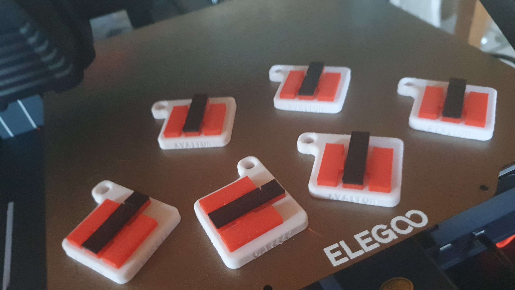 Tiêu đề Móc khóa IHC Schlüsselanhänger Tóm tắt Móc khóa I