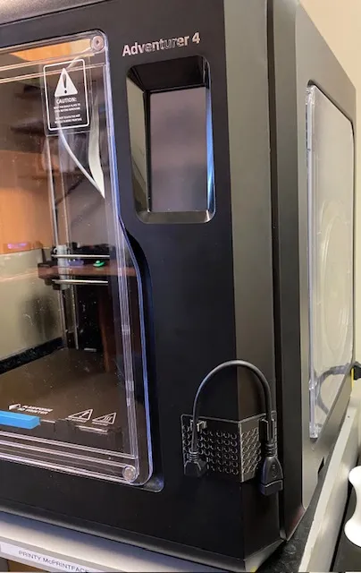 Tiêu đề Vỏ cáp USB Adventurer 4 Tóm tắt Tấm bìa USB dòng Advent