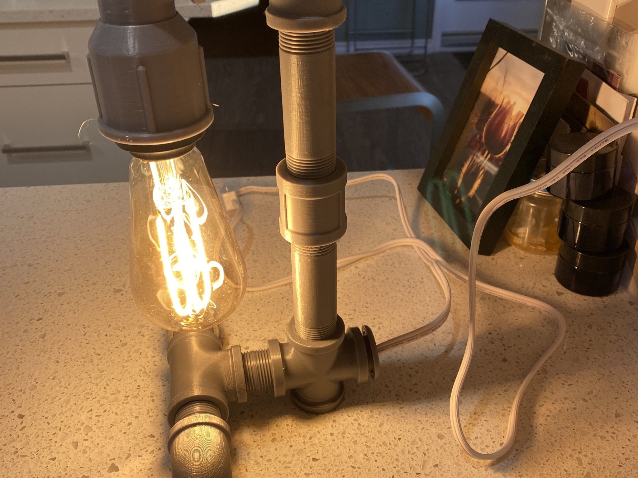 Tiêu đề Đèn công nghiệpSteampunk 2 Tóm tắt Một loại đèn le