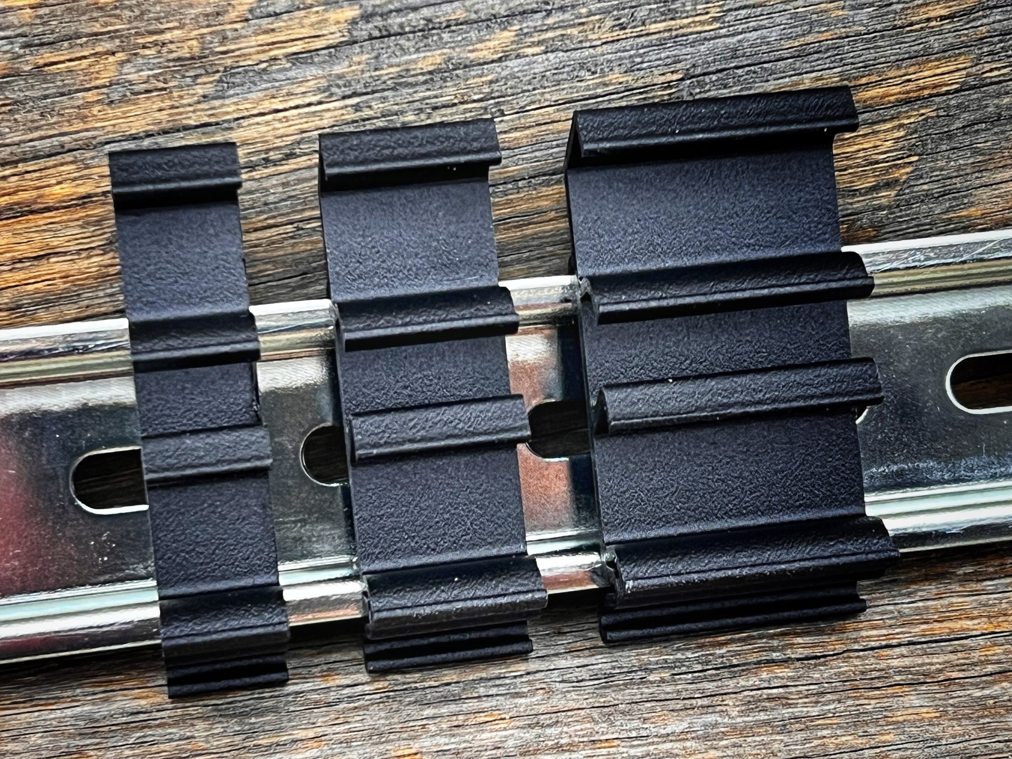 Giá đỡ DIN WAGO 221 cho 2-3-5 khe