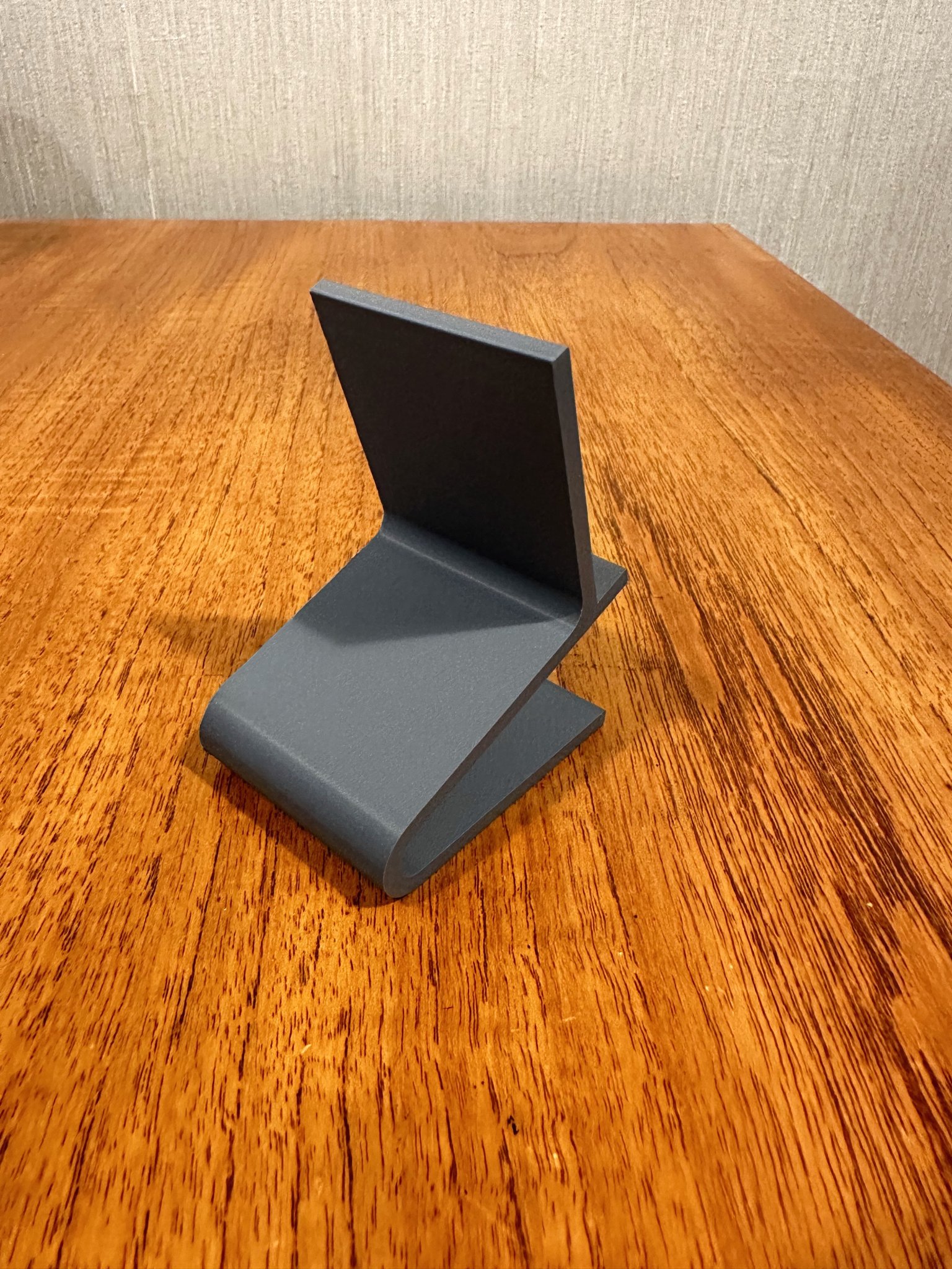 iPhone 14 Pro Stand