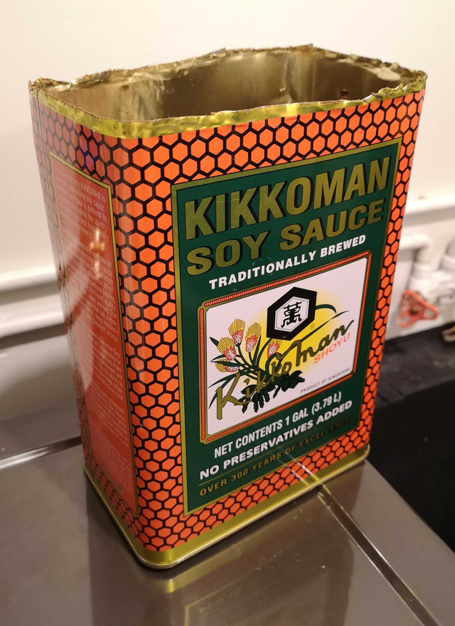 Phần bảo vệ viền an toàn để biến hũ xì dầu Kikkoman thành chậu cây/hộp đựng