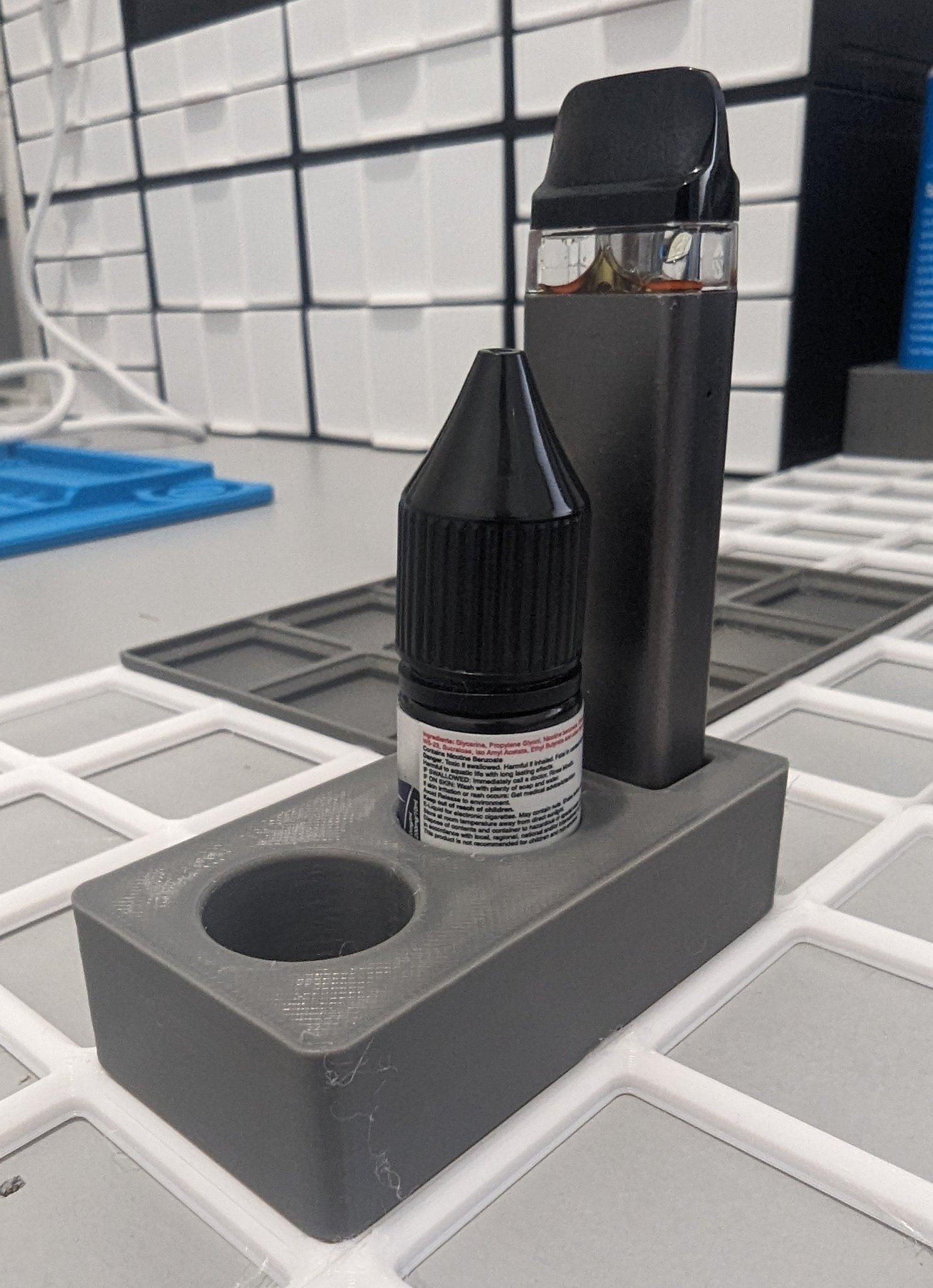 Tiêu đề Giá đỡ lưới Vaporesso XROS với bộ lưu trữ chất lỏ