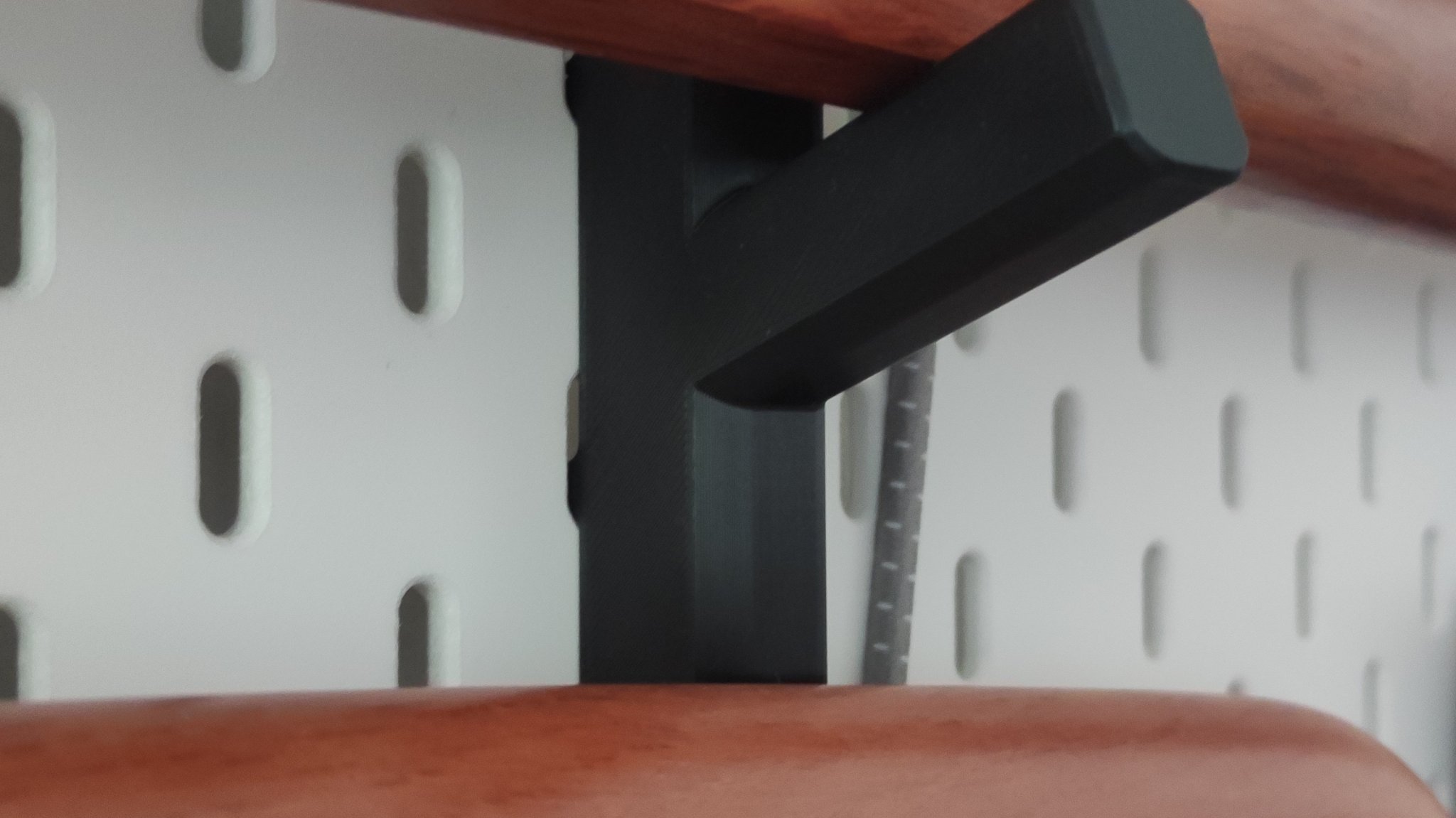 Tiêu đề Skadis Sword Display Tóm tắt Một màn hình đơn giản đ