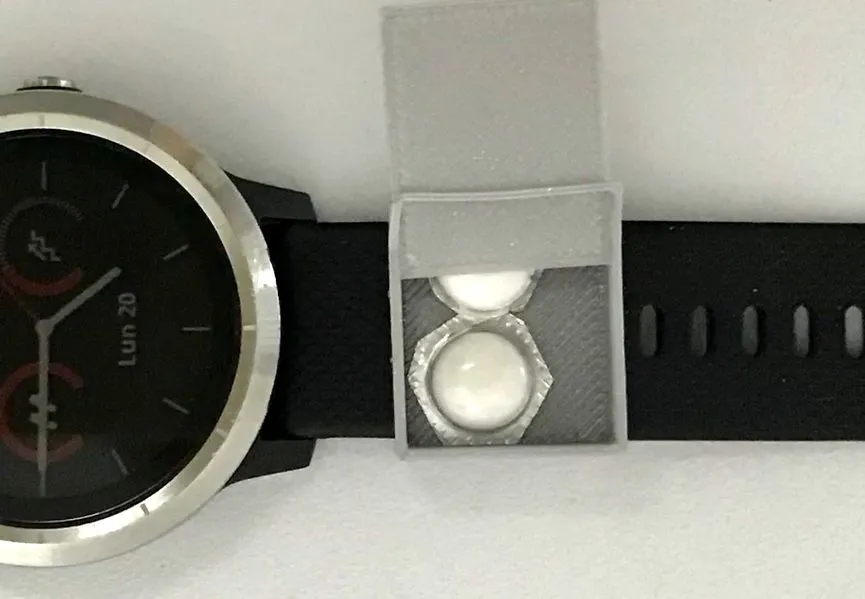 Hộp Đựng Thuốc Kẹp Dây Đồng Hồ / Pastillero para la correa del reloj