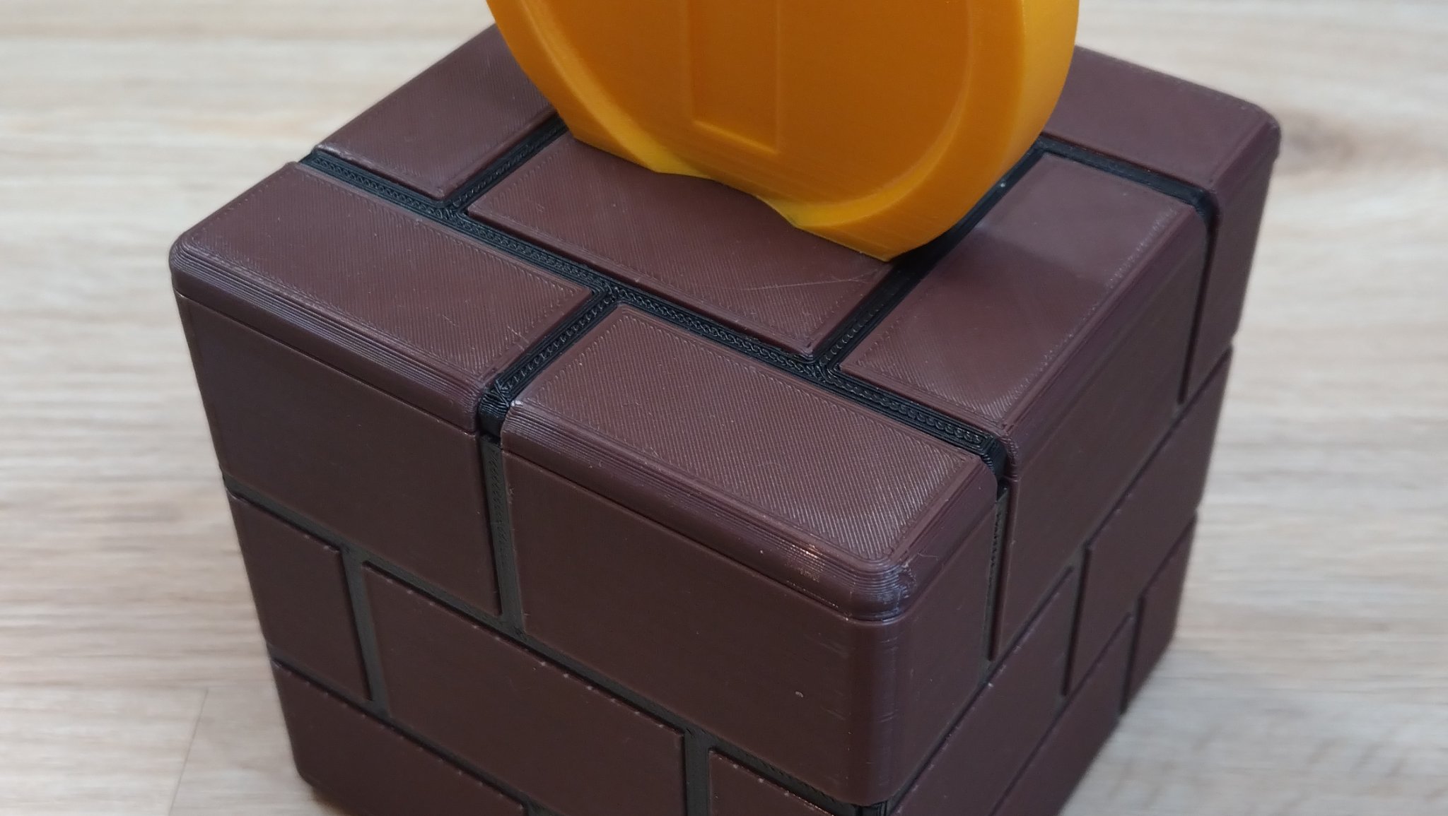 Hộp Tiết Kiệm Gạch Mario