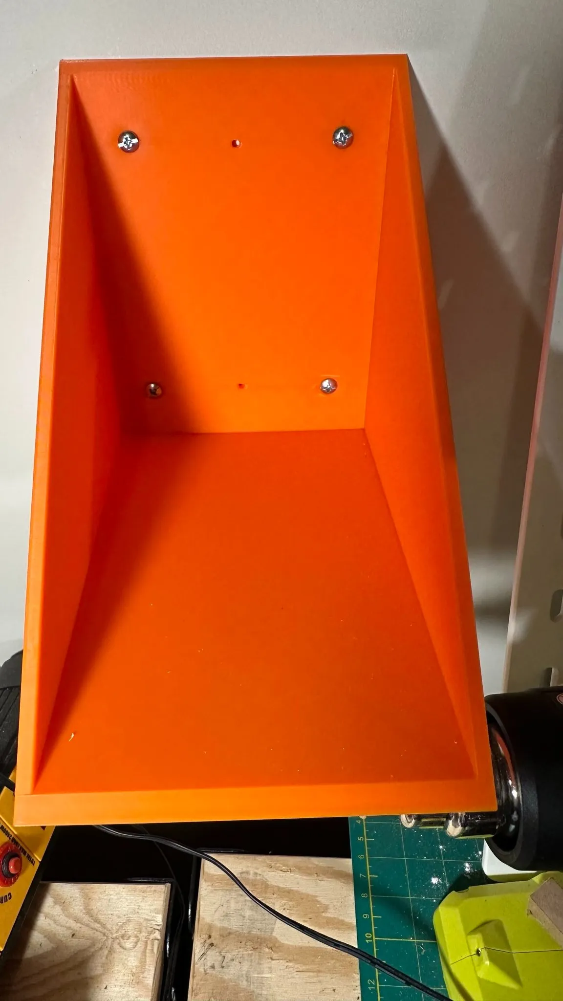 Giá treo tường cho cưa đĩa Bosch