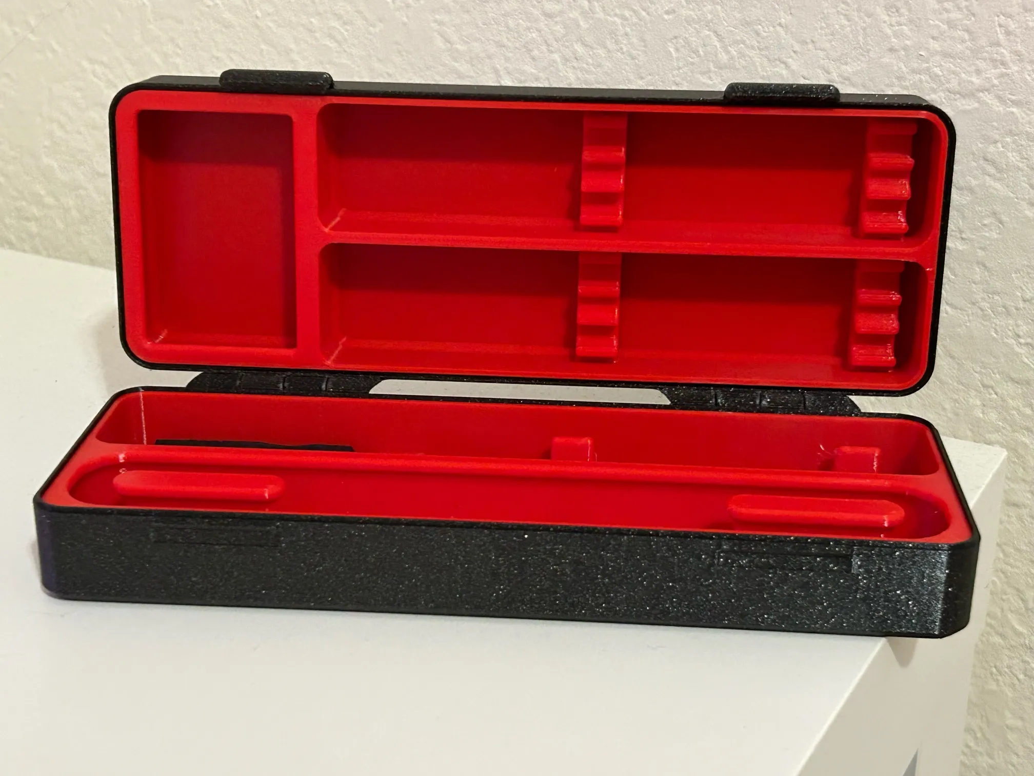 Vỏ Pinecil nắp dày hơn với các loại lẫy gài khác nhau