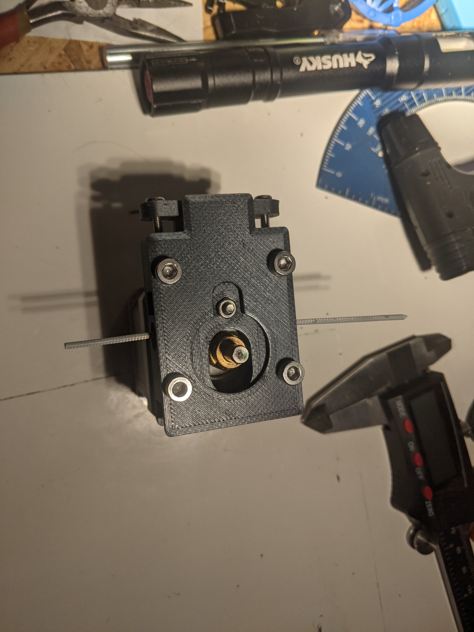 Tiêu đề Máy đùn làm biếng lắp ráp Tóm tắt Một cụm máy đ