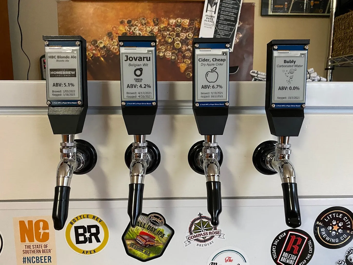 Tiêu đề Tay cầm nhấn hiển thị giấy điện tử Tóm tắt Tay