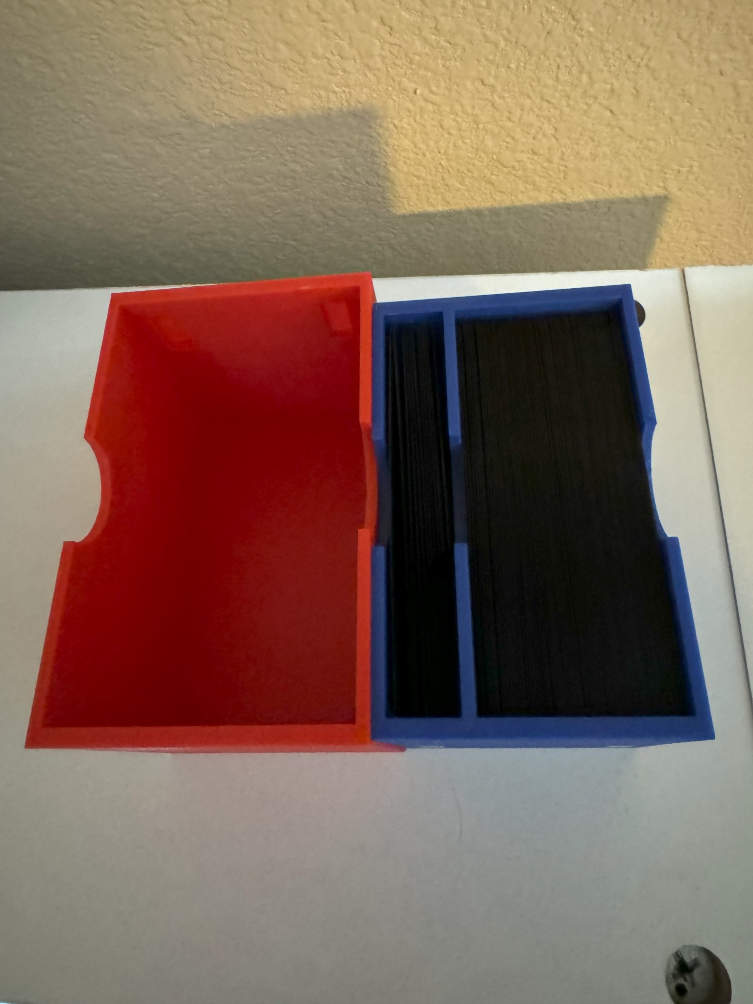 Tiêu đề MTG Deck Box với biểu tượng Izzet Tóm tắt Hộp đựng