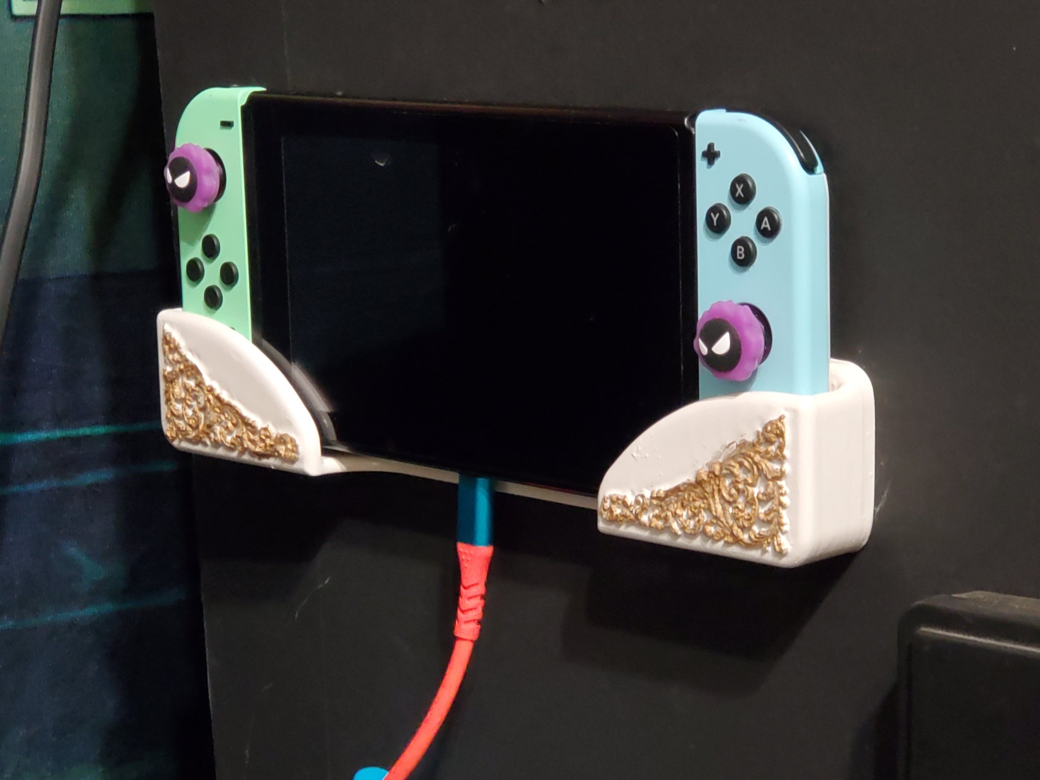 Tiêu đề Giá treo tường công tắc trang trí công phu - Được làm