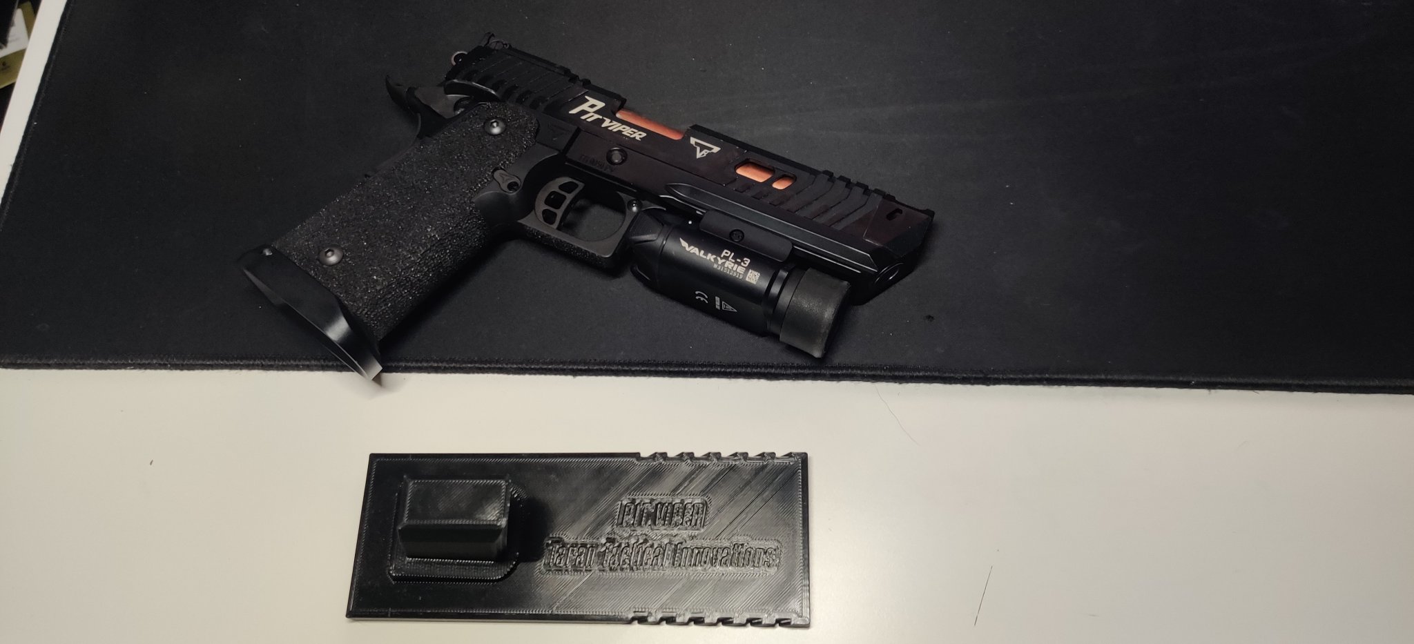 Airsoft Pit Viper Hi-Capa Display Stand