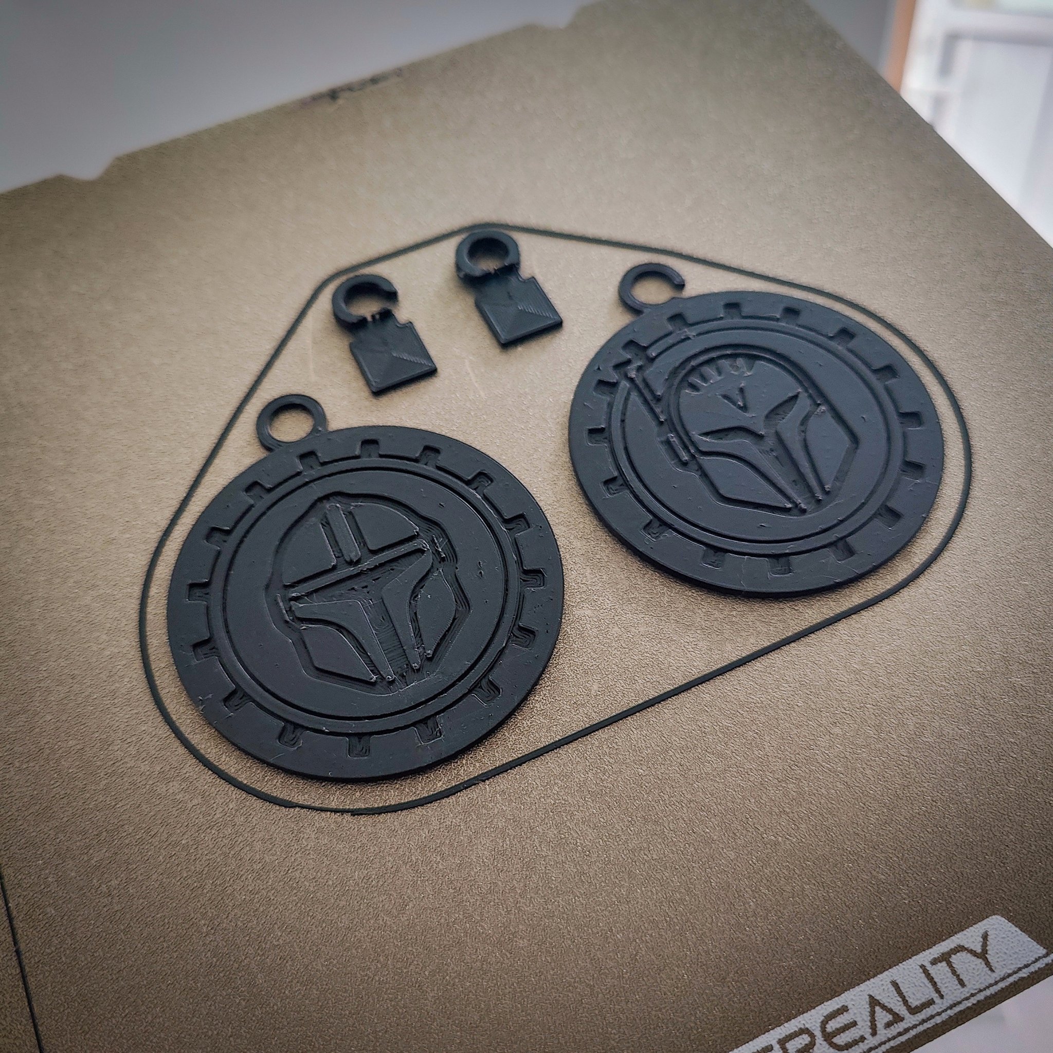 Tiêu đề Gắn cây thông Noel cho đế lót ly và đĩa nghệ thuật