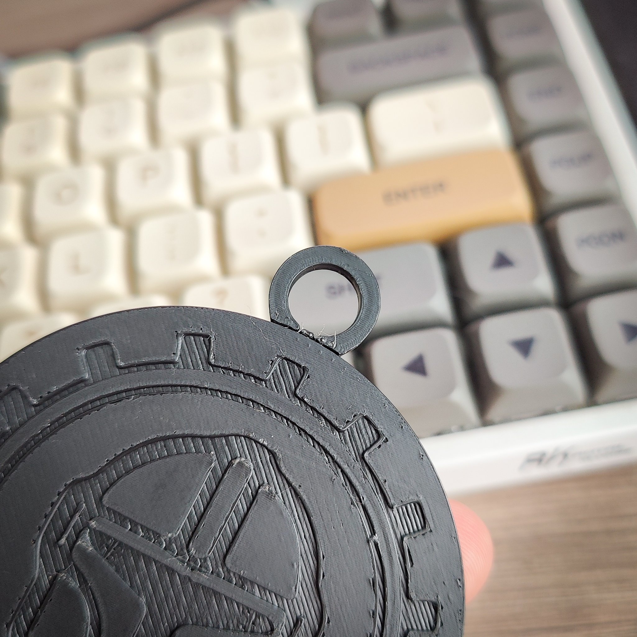 Tiêu đề Gắn cây thông Noel cho đế lót ly và đĩa nghệ thuật