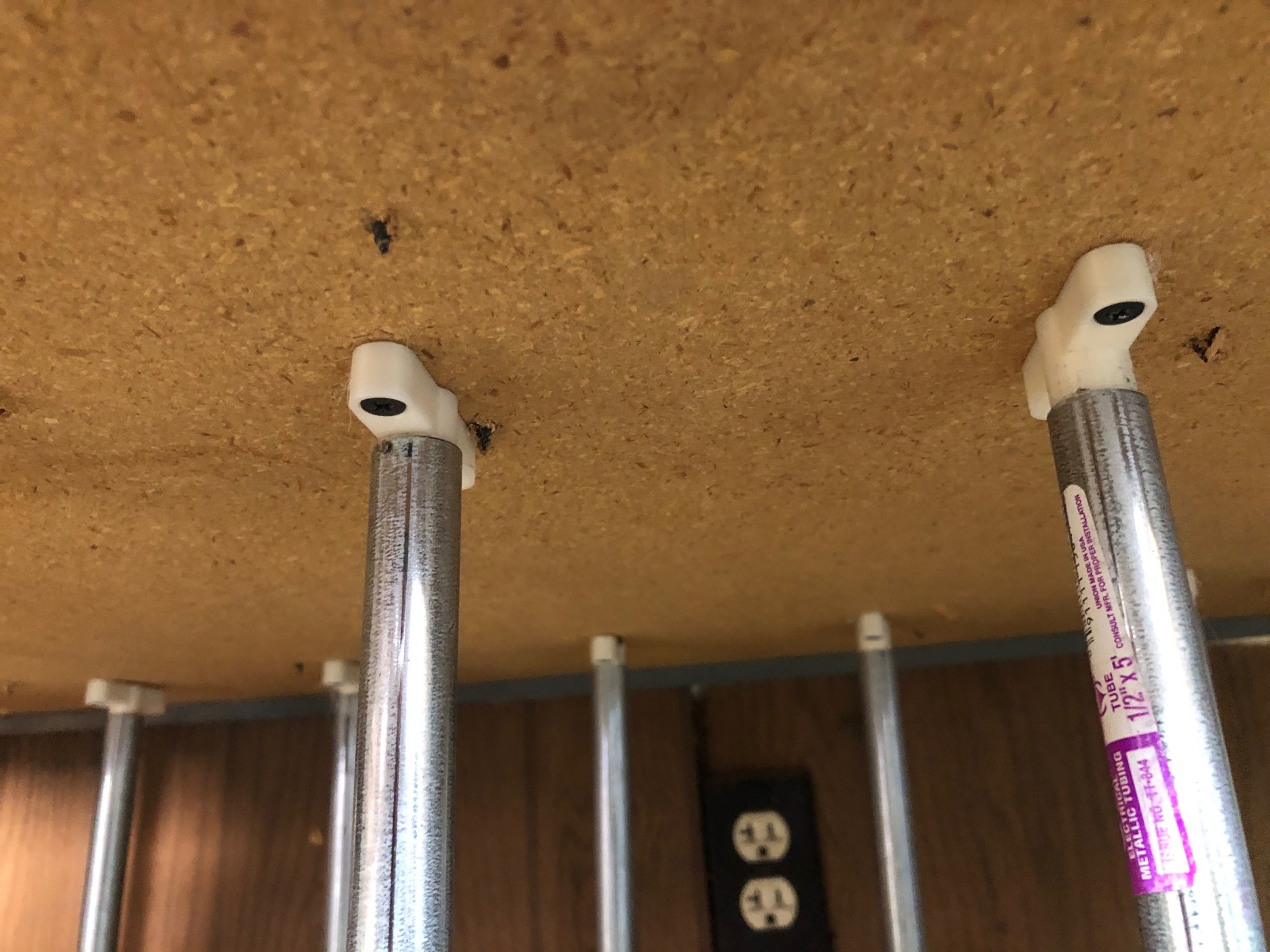 Tiêu đề Giá đỡ ống dẫn 12 Tóm tắt Cho phép bạn lắp ốn