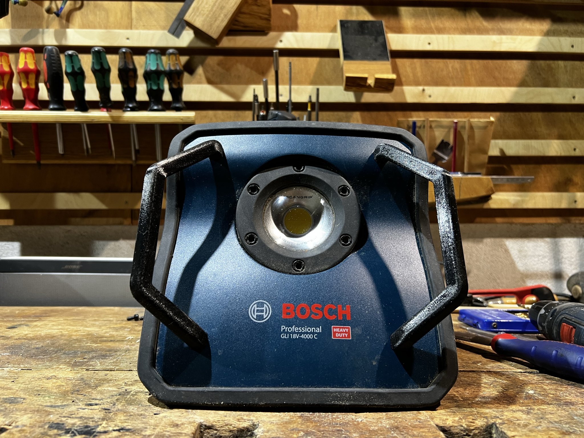 Tiêu đề Bosch GLI 18V-4000C Không chặn ánh sáng-Tay cầm cho