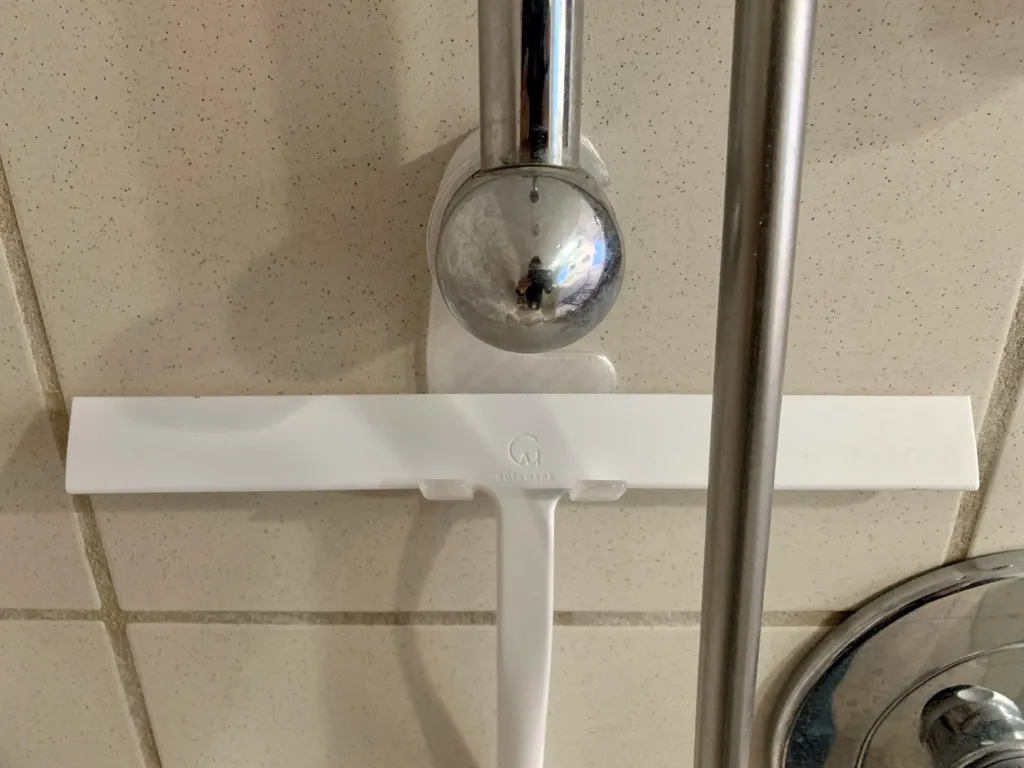 Giá đỡ cây gạt nước vòi sen cho thanh trượt Hansgrohe