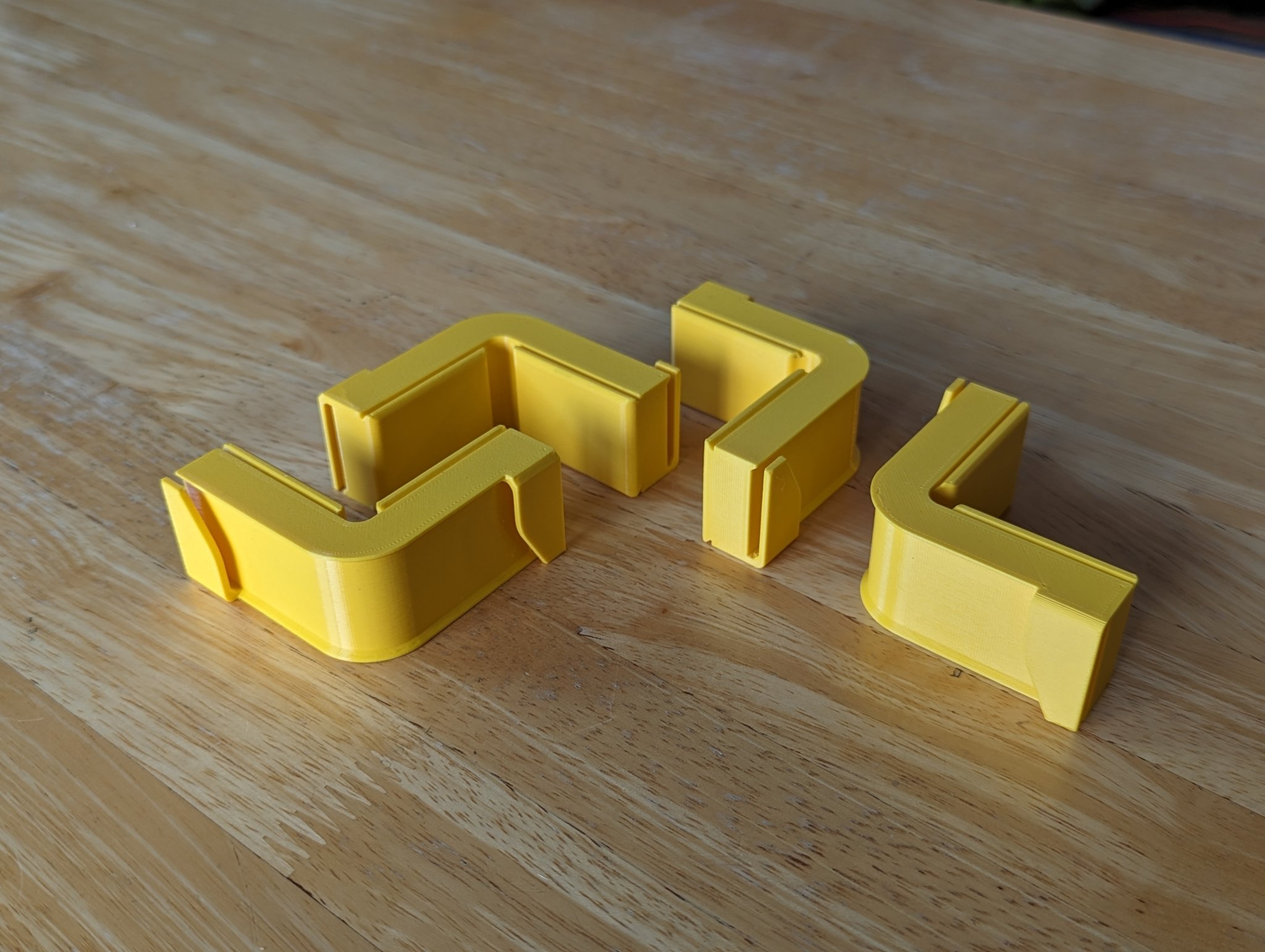 Kẹp Góc Dây Đeo