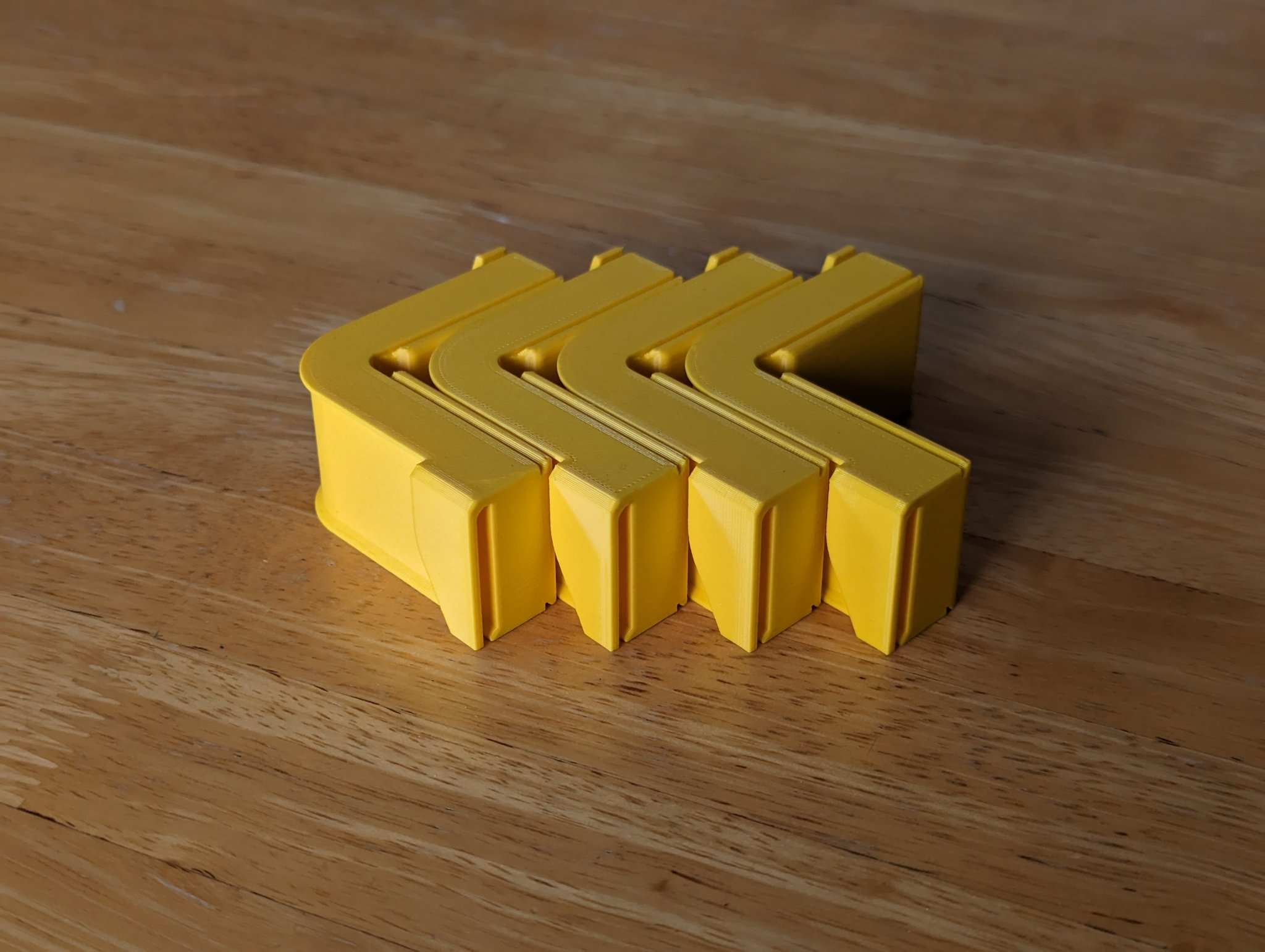 Kẹp Góc Dây Đeo