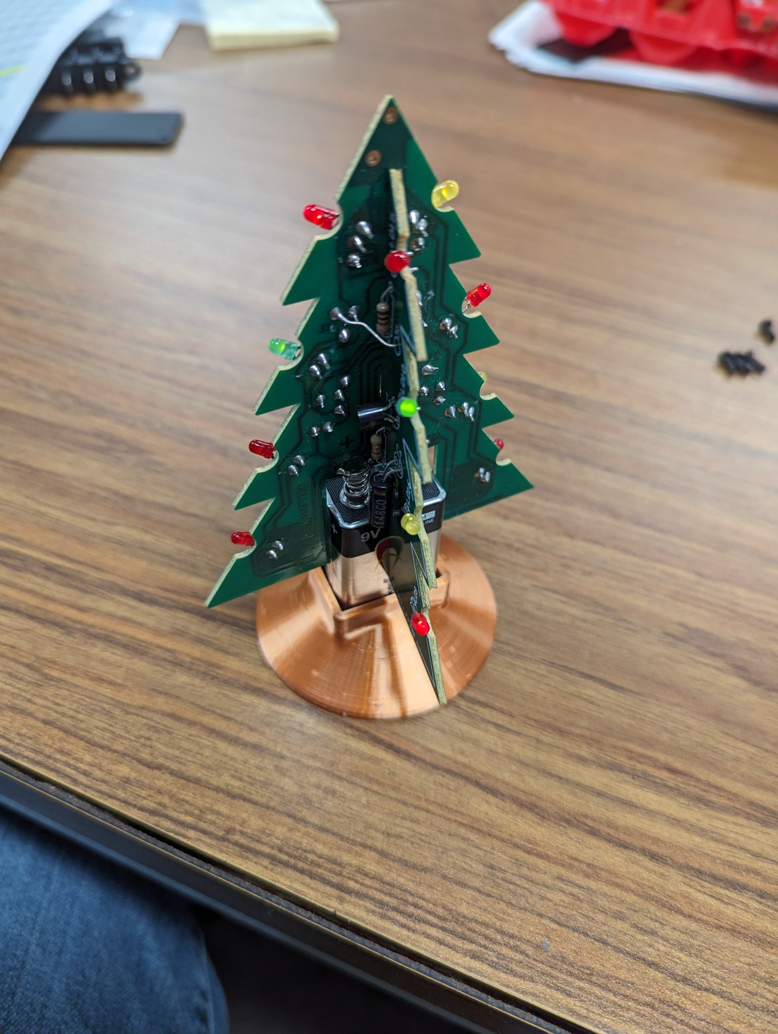 Tiêu đề Đế Pin 9V Tóm tắt Chân đế đơn giản để giữ pin