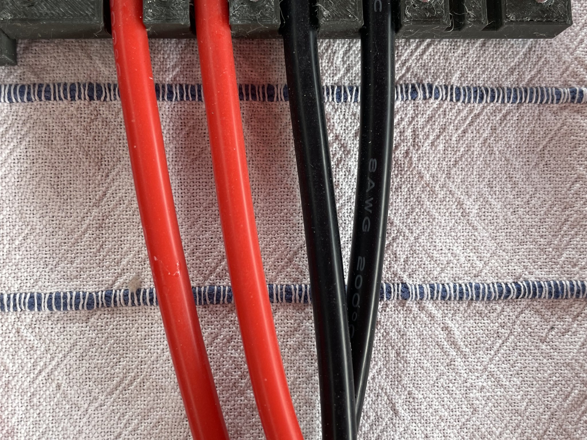 Server Power-Supply Plug for CAR-HIFI