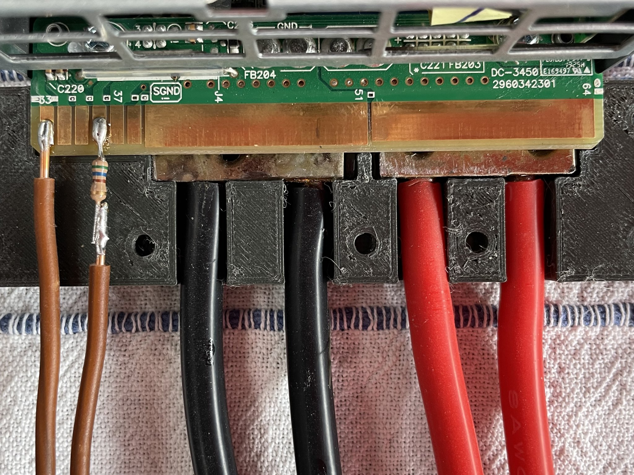 Server Power-Supply Plug for CAR-HIFI