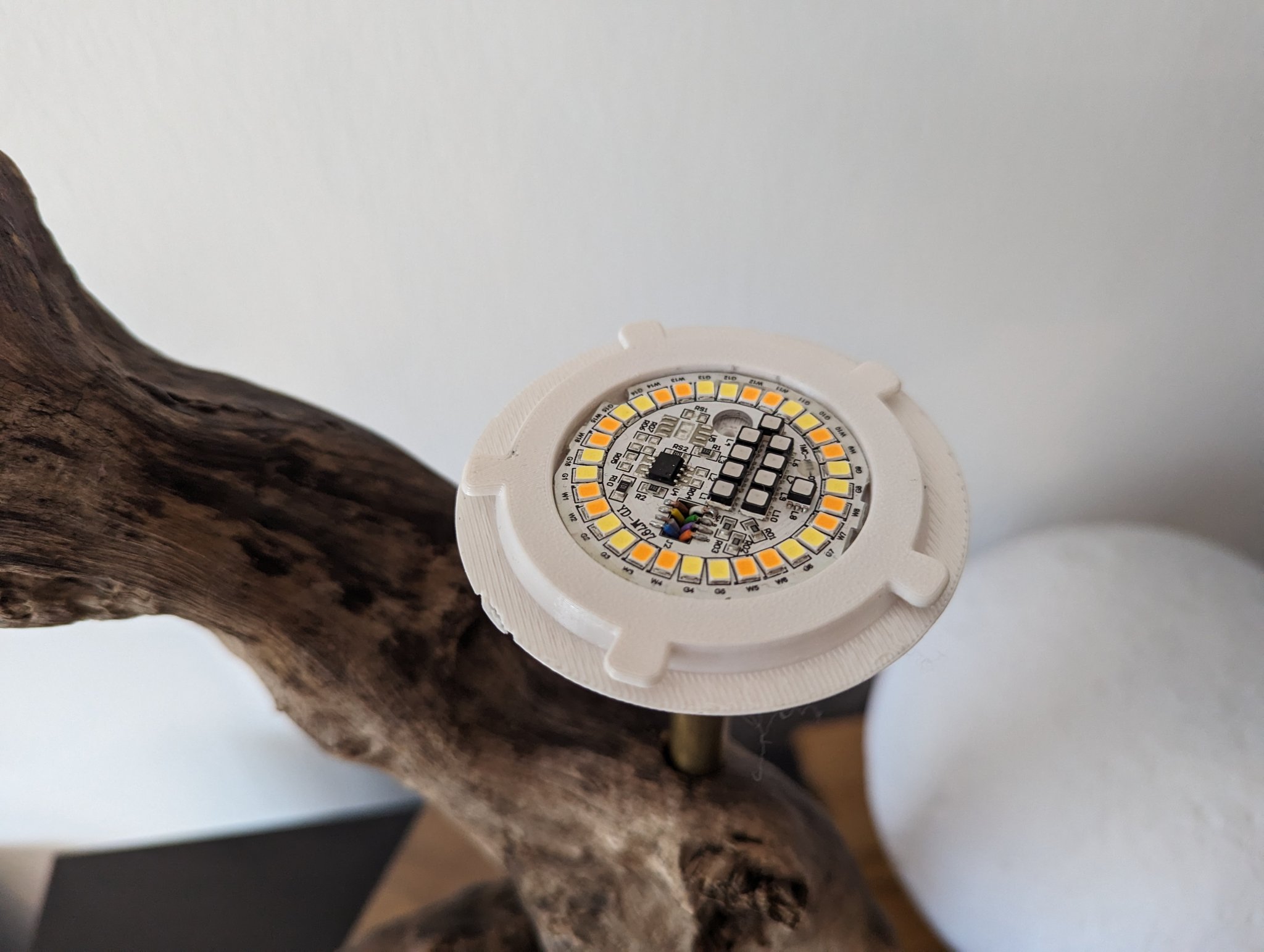 Phụ kiện gắn đèn mặt trăng lên chân ống