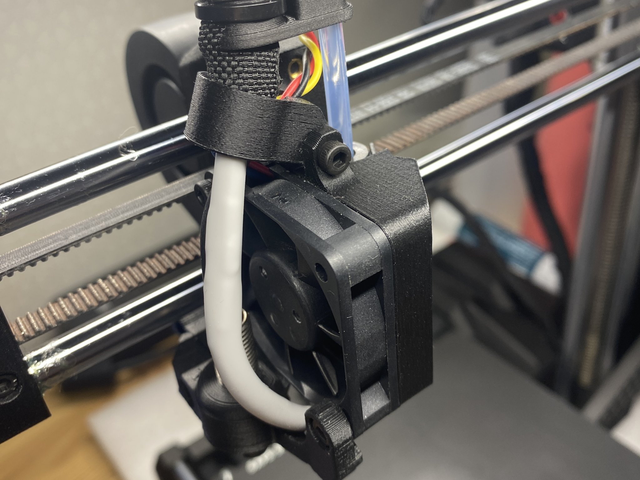 Prusa MINI/MINI+ MINDA holder with cable stress relif and M3 heat set insert