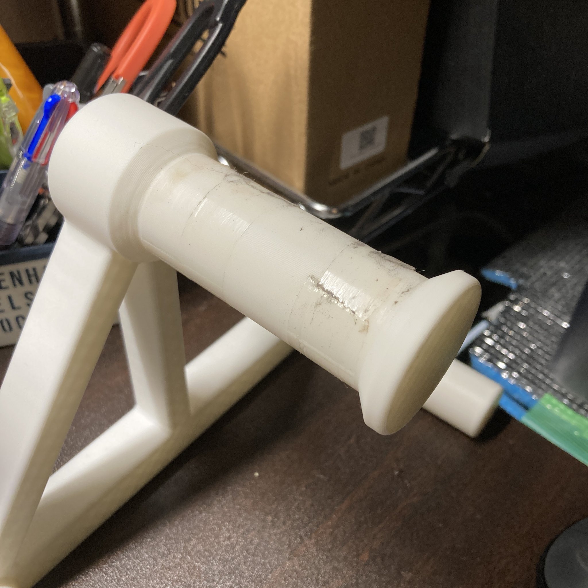 Giá đỡ cuộn dây in 3D tiện lợi, không cần lắp ráp