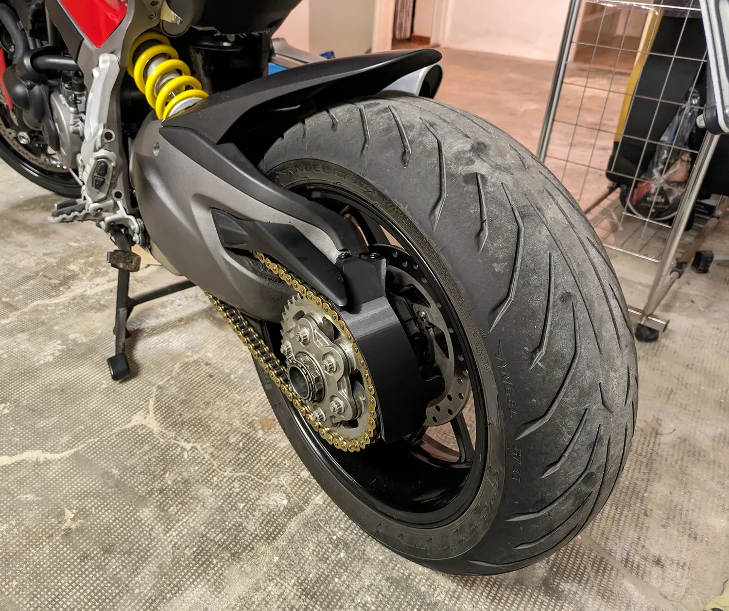 Tiêu đề Chain Guard - Ducati Multistrada 1260 Tóm tắt Thay thế tấm