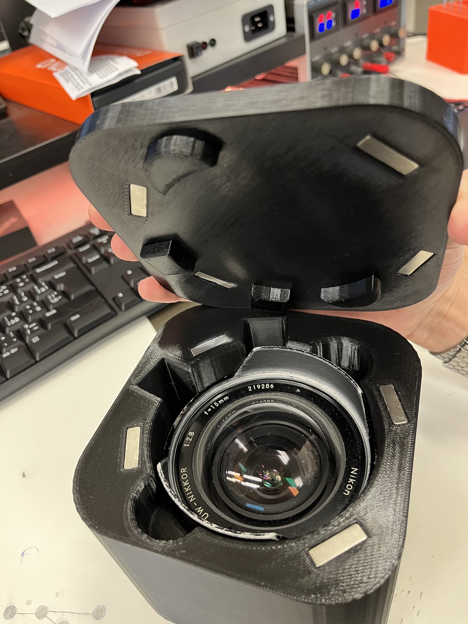 Tiêu đề Hộp đựng ống kính UW-Nikkor 15mm Ống kính Nikon 15mm R