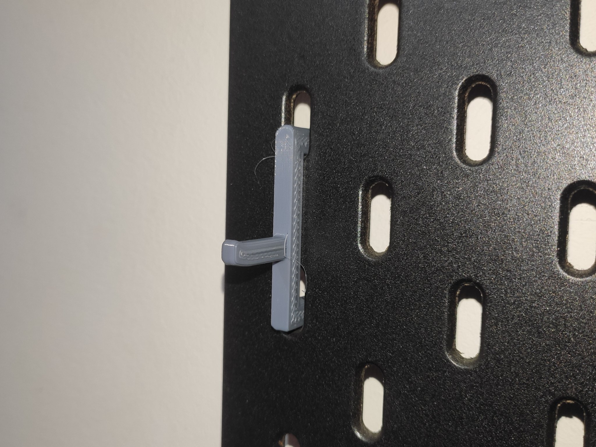 Tiêu đề Móc Skadis Giá đỡ dao Olfa Tóm tắt Một cái móc đơn