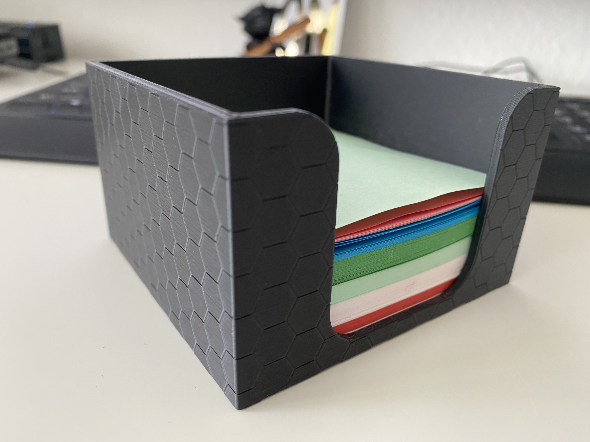 Tiêu đề Hộp đựng tiền kiểu dáng tổ ong Tóm tắt Hộp đự