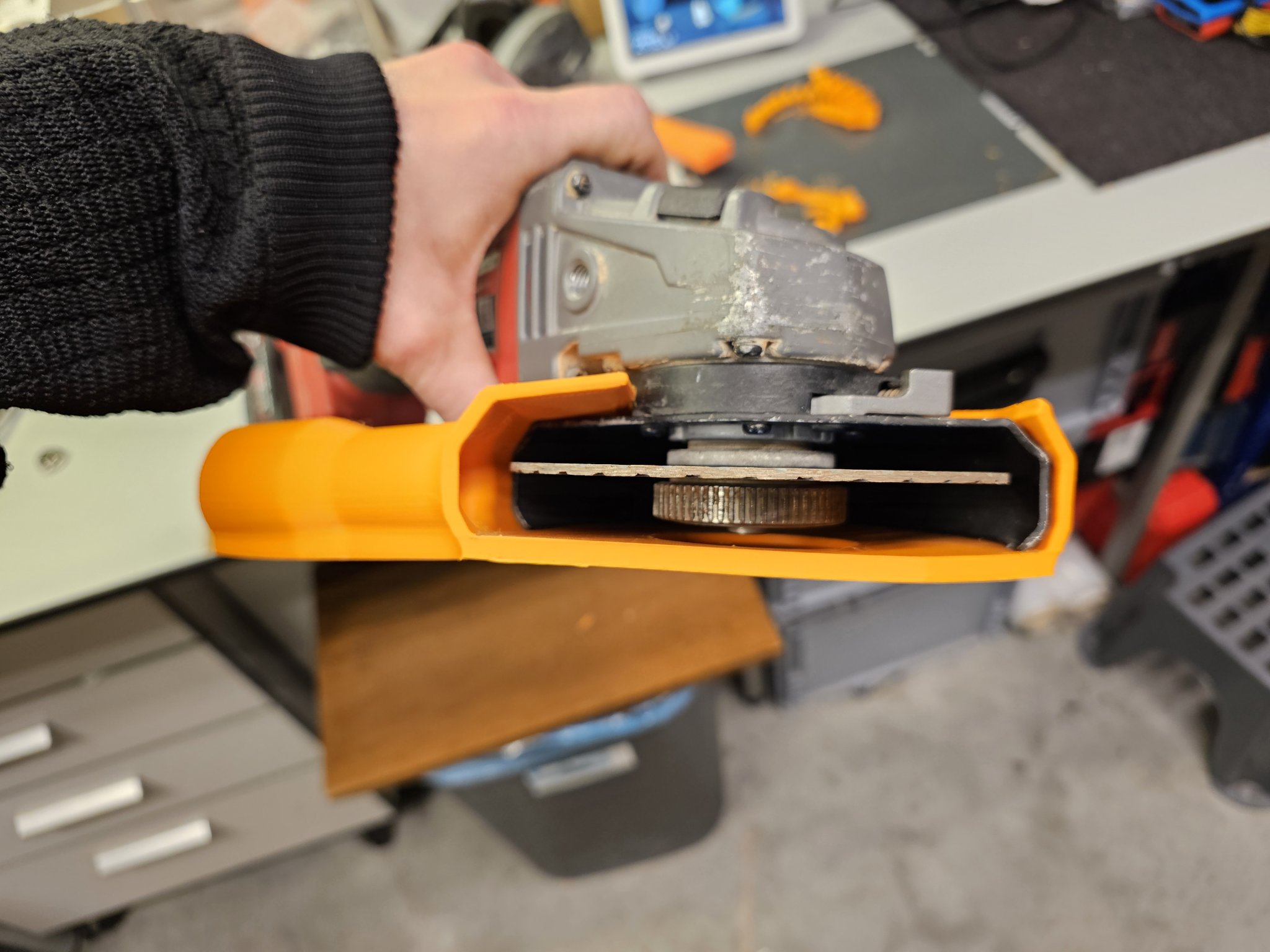 Phụ kiện hút bụi cho máy mài góc Milwaukee M18 FSAG