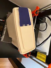 Rubbermaid Flip Lid for 13-cup Bin (Cereal Box)