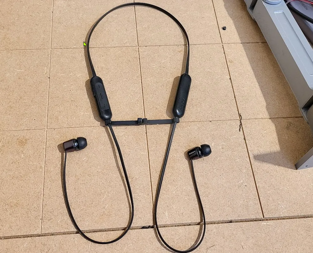 Kẹp Nam Châm Cho Dây Tai Nghe Không Dây